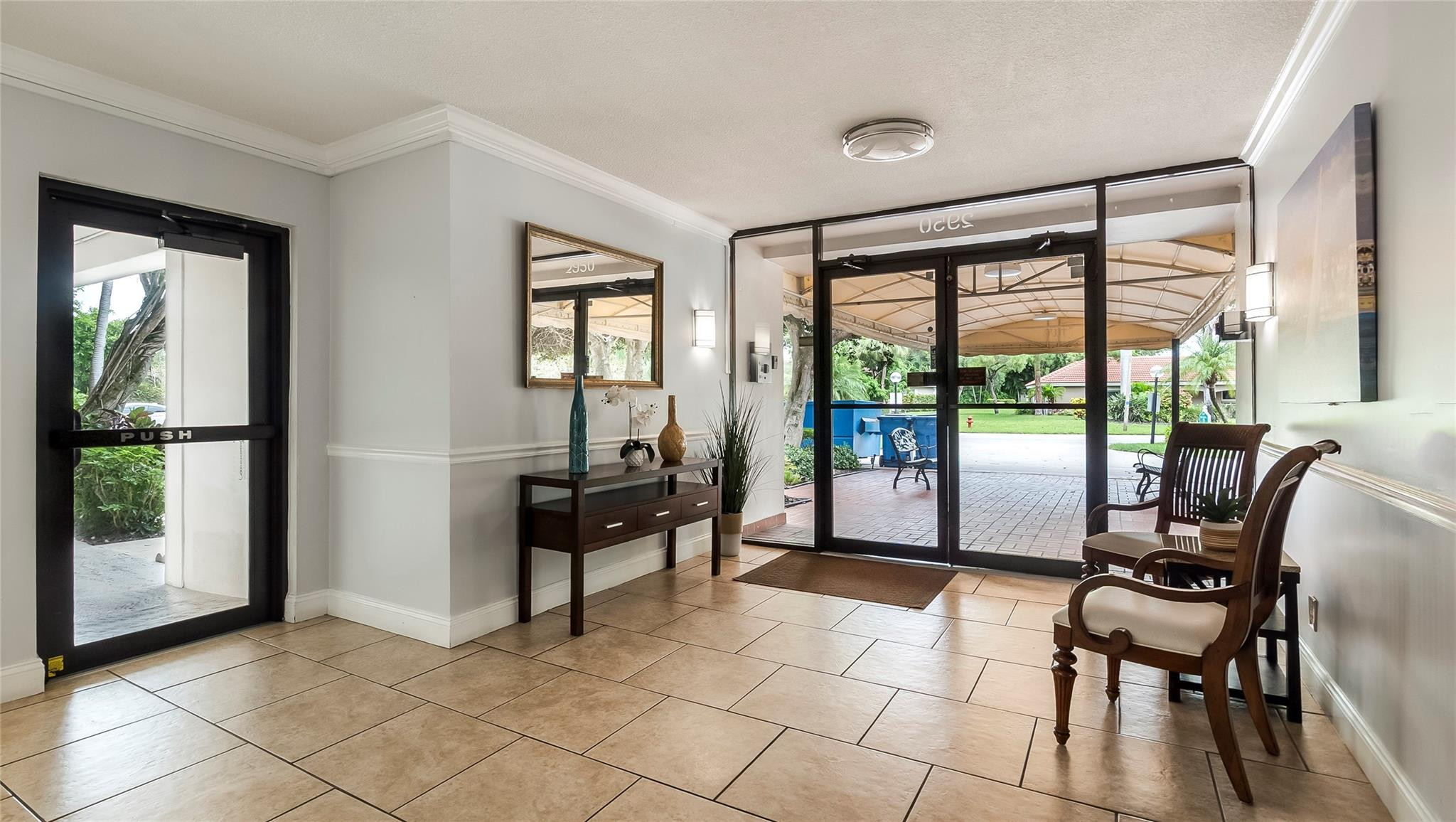 2950 N Palm Aire Dr 206