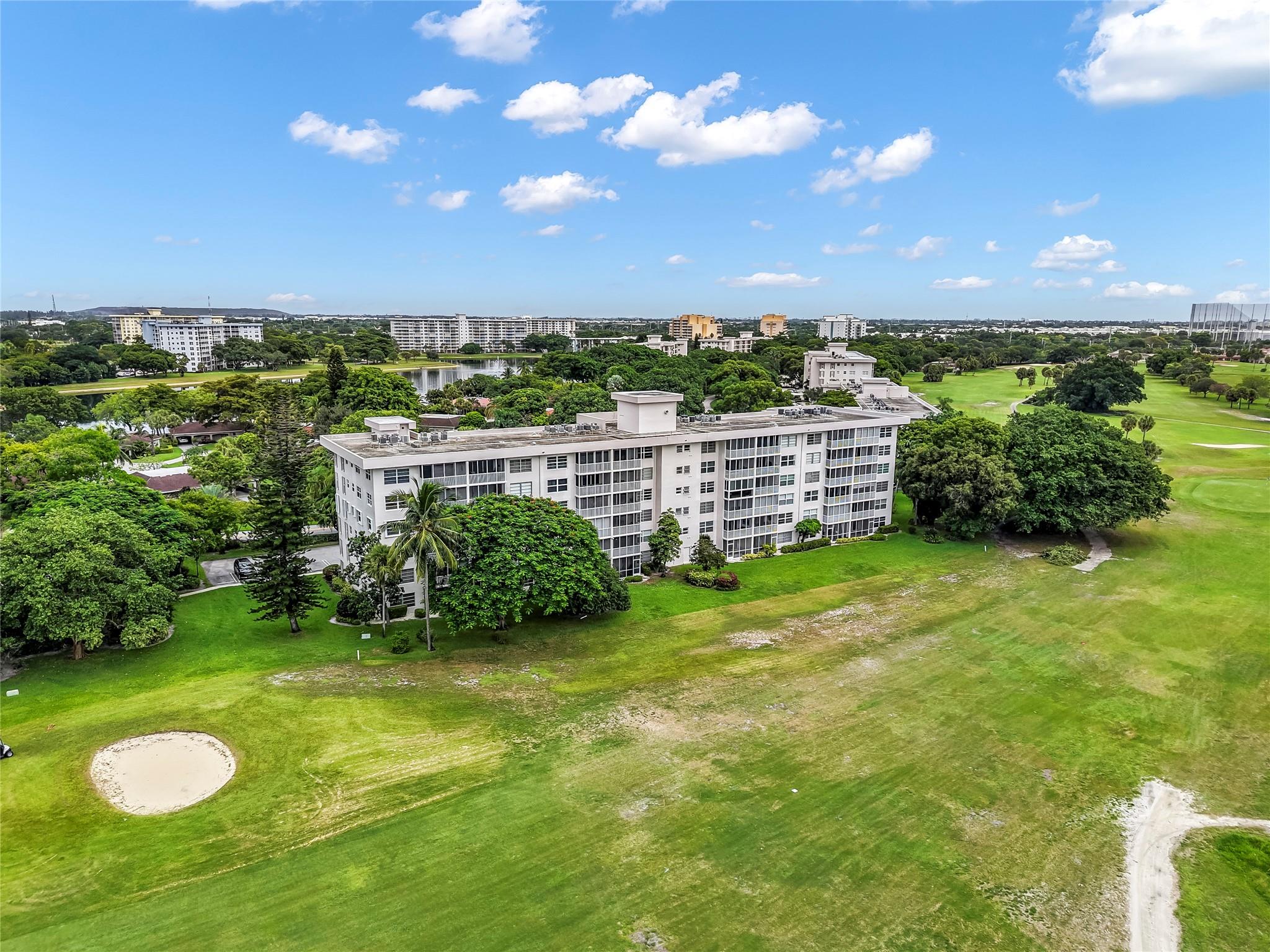 2950 N Palm Aire Dr 206