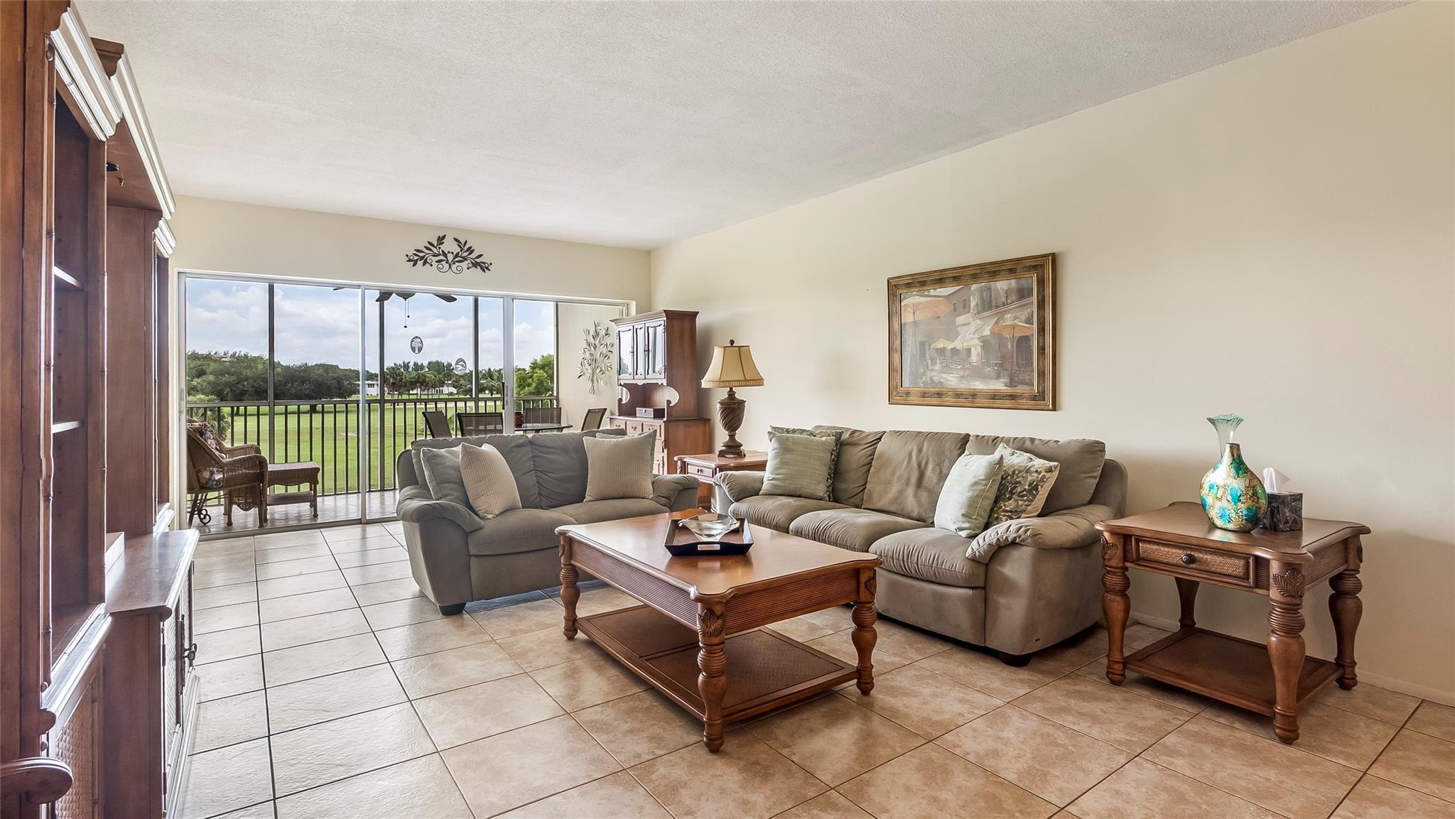 2950 N Palm Aire Dr 206