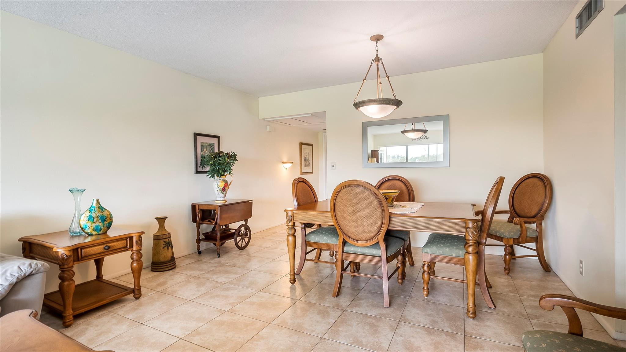 2950 N Palm Aire Dr 206