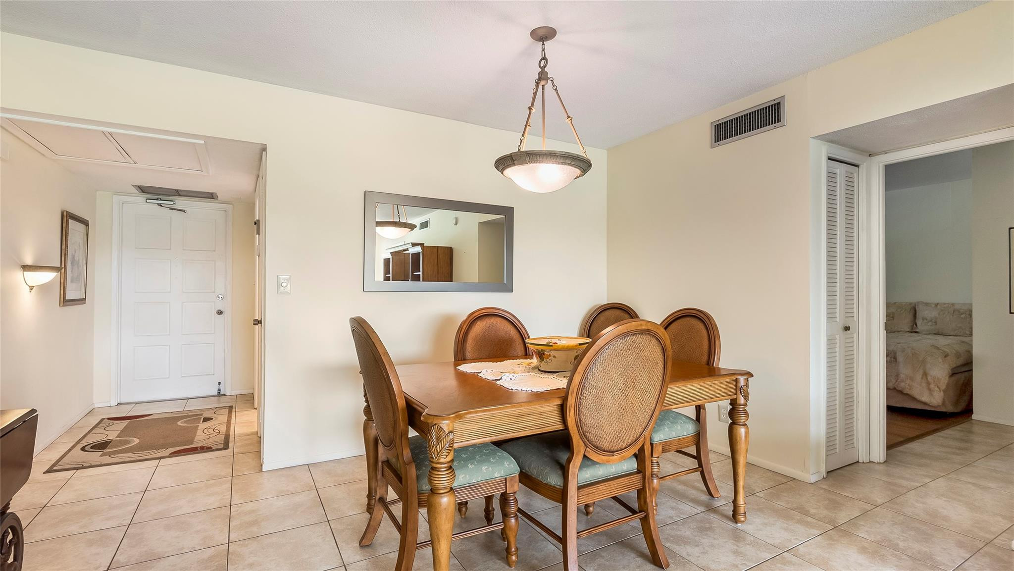 2950 N Palm Aire Dr 206