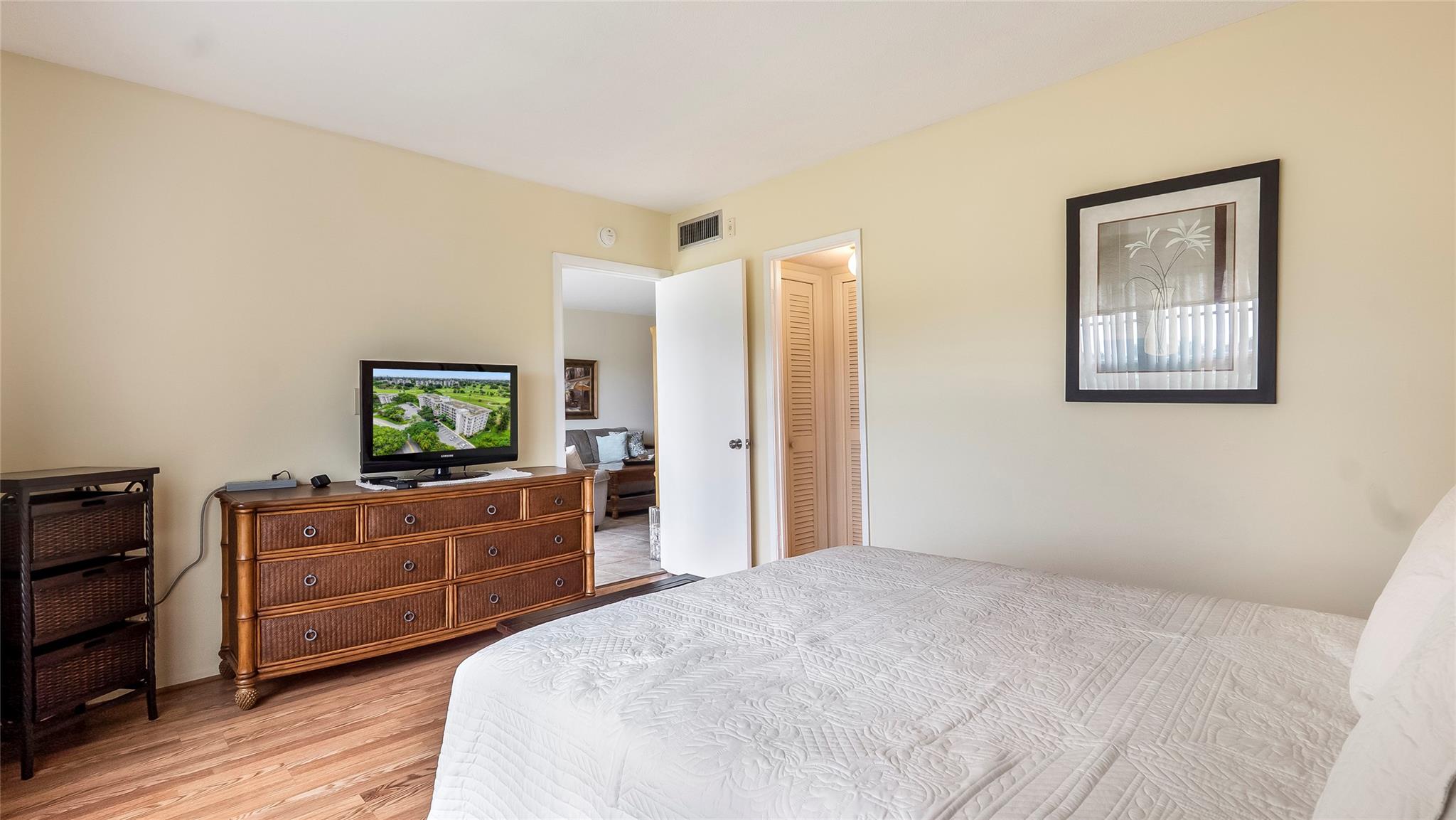 2950 N Palm Aire Dr 206