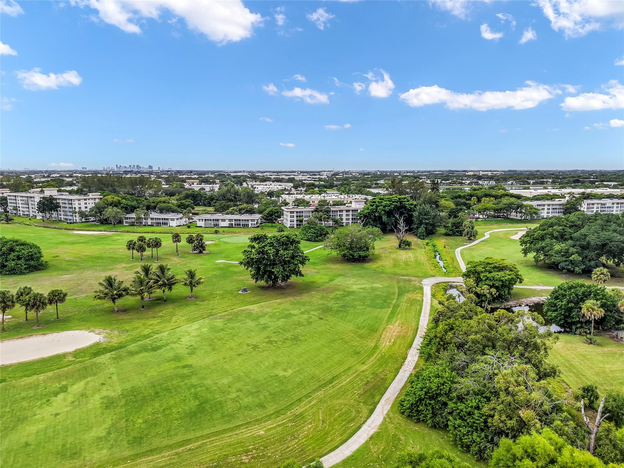 2950 N Palm Aire Dr 206