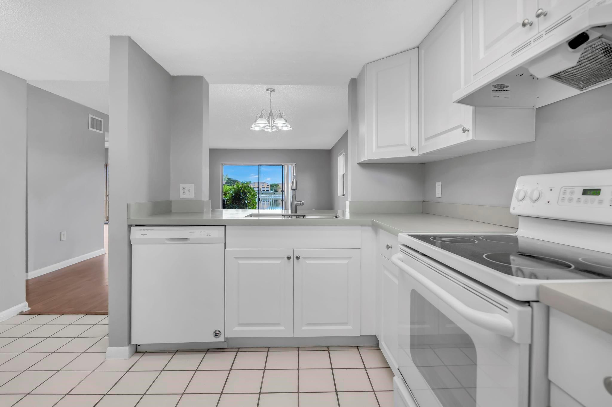 5200 NW 31st Ave 6,121,157 & 183