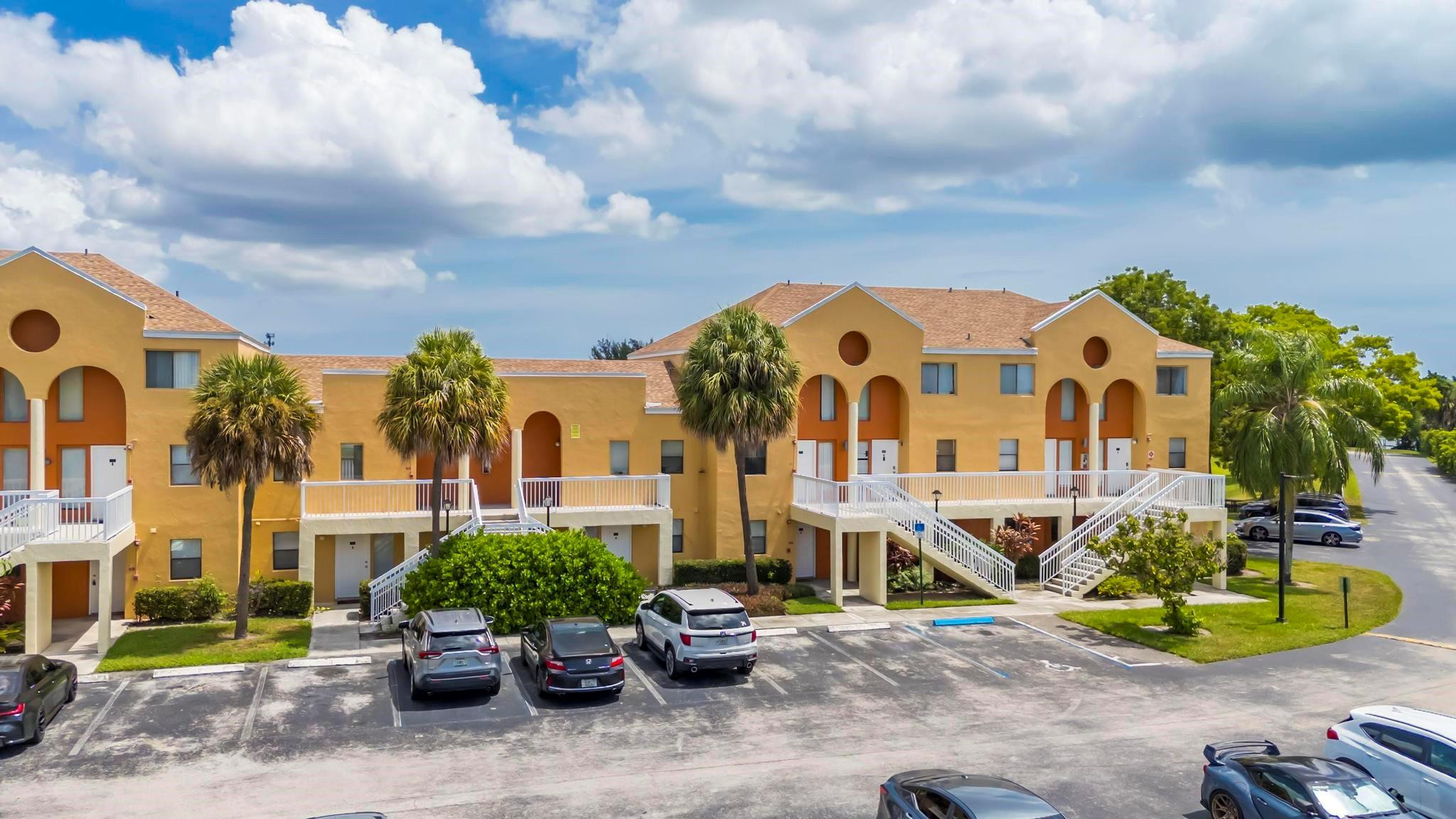 5200 NW 31st Ave 6,121,157 & 183