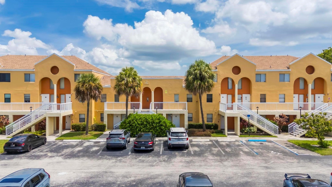 5200 NW 31st Ave 6,121,157 & 183