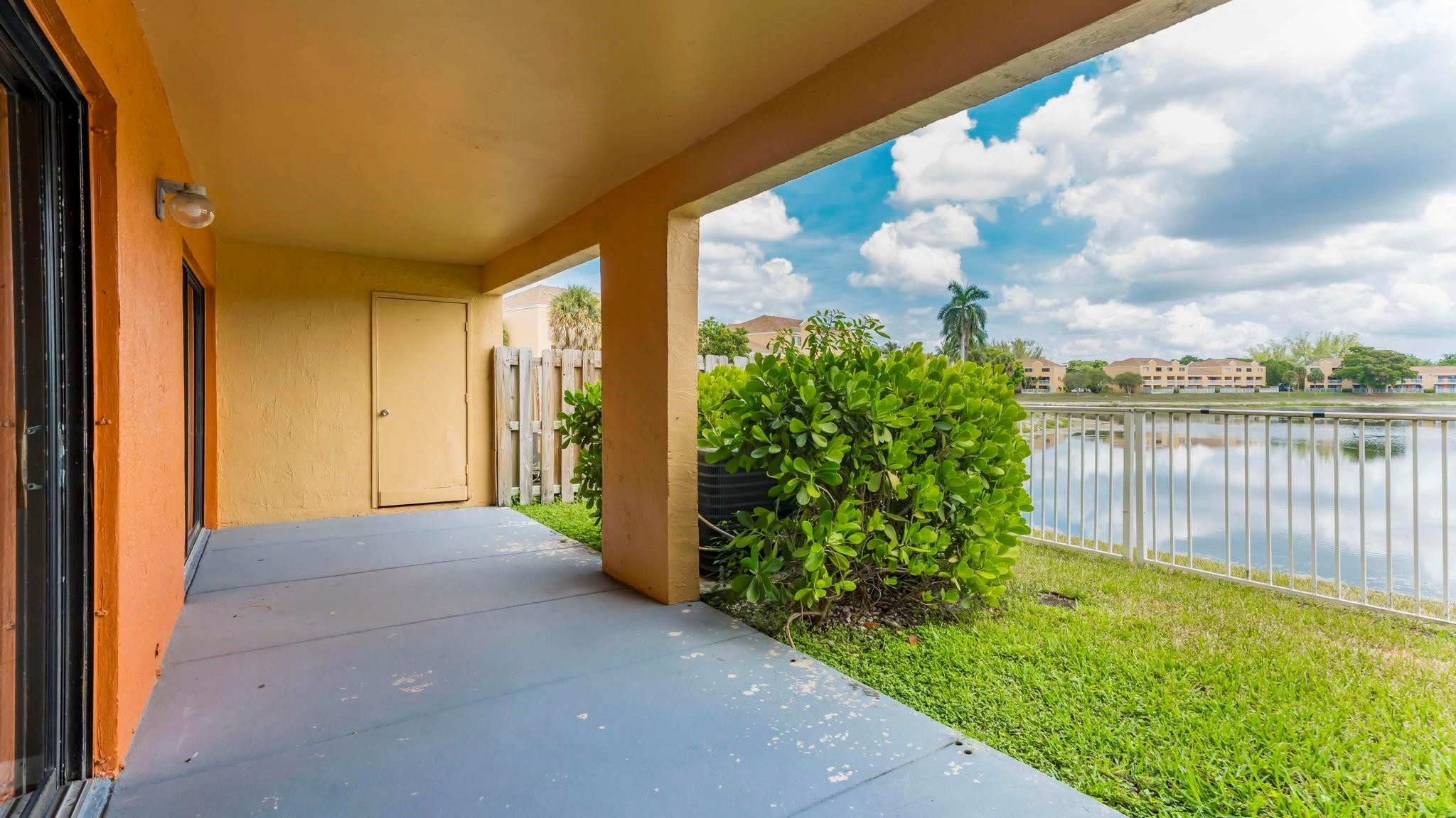 5200 NW 31st Ave 6,121,157 & 183