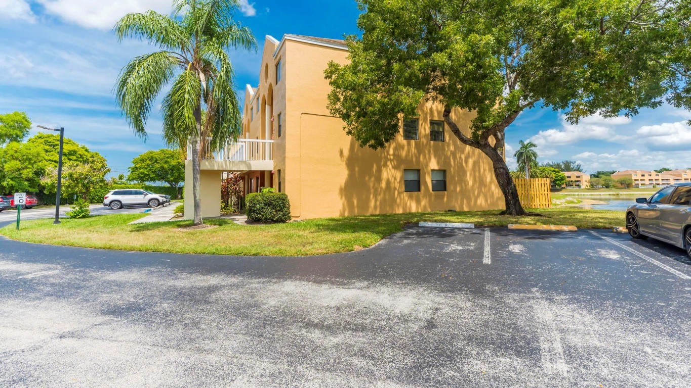 5200 NW 31st Ave 6,121,157 & 183