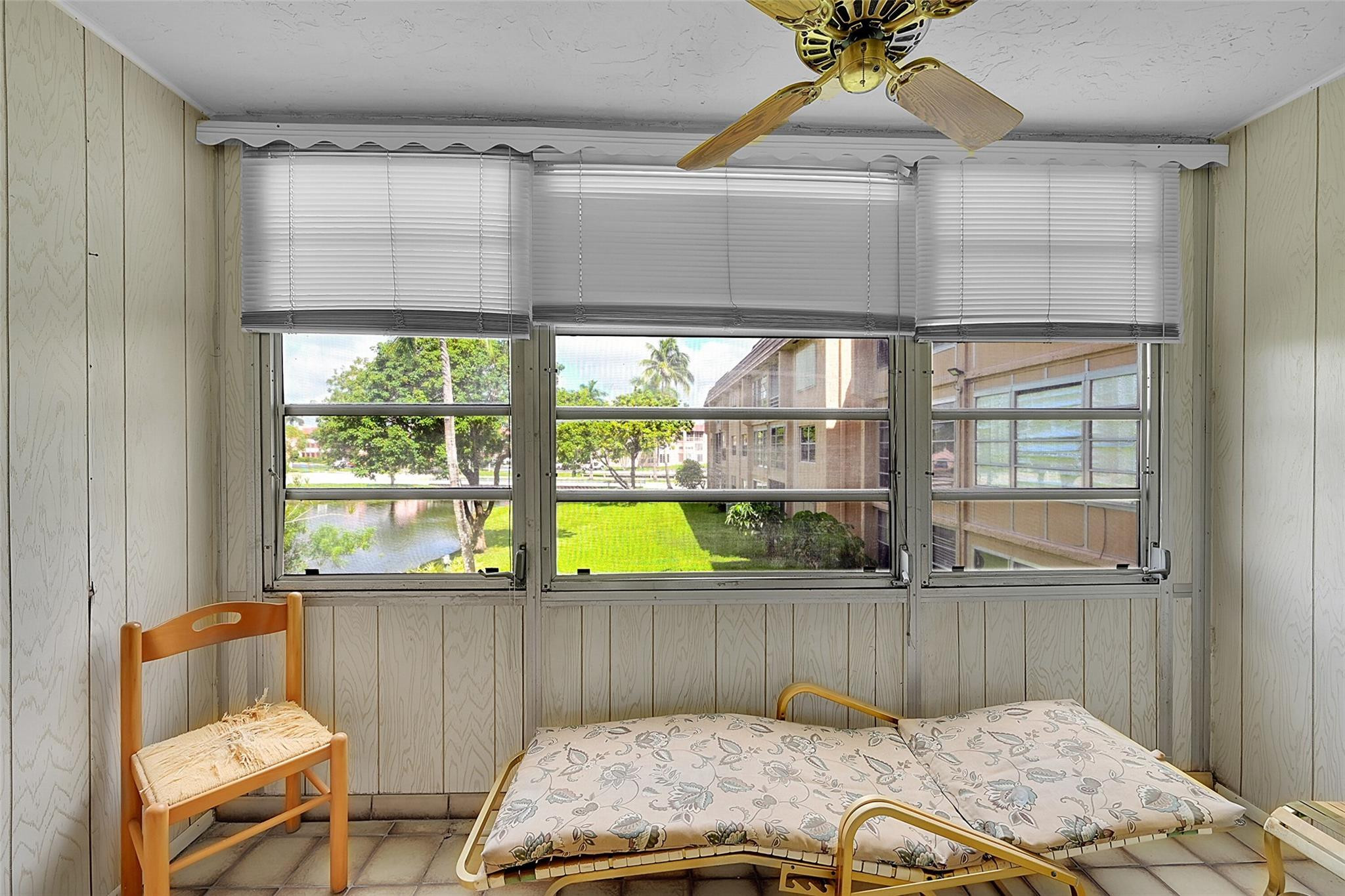 9380 Sunrise Lakes Blvd 206