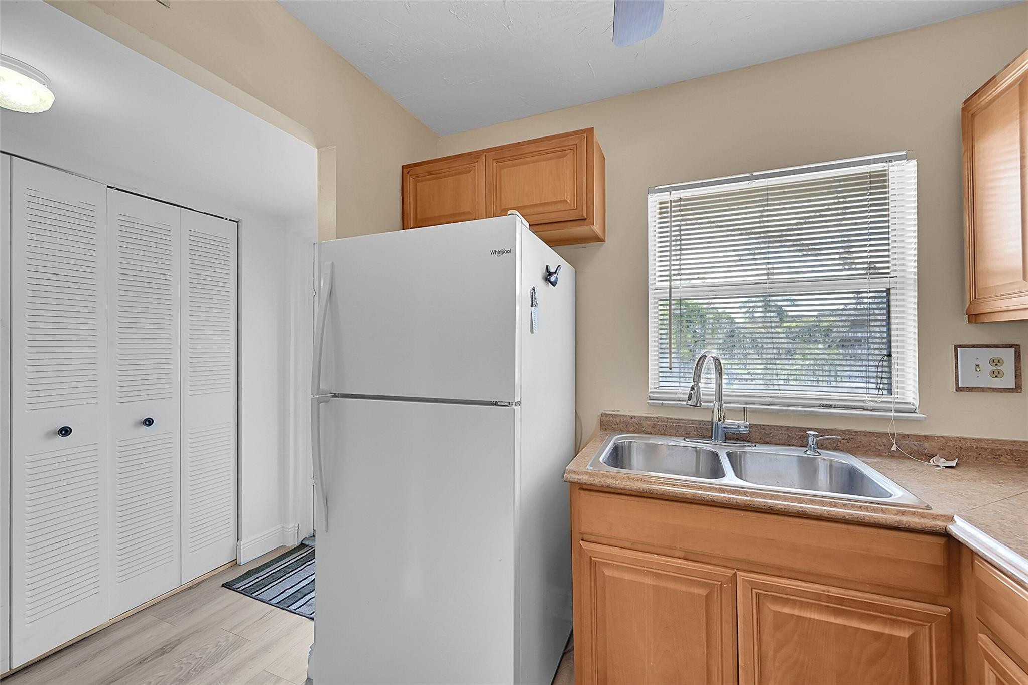 9380 Sunrise Lakes Blvd 206