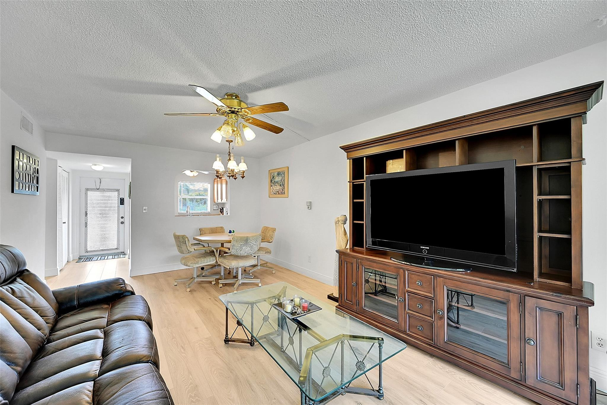 9380 Sunrise Lakes Blvd 206