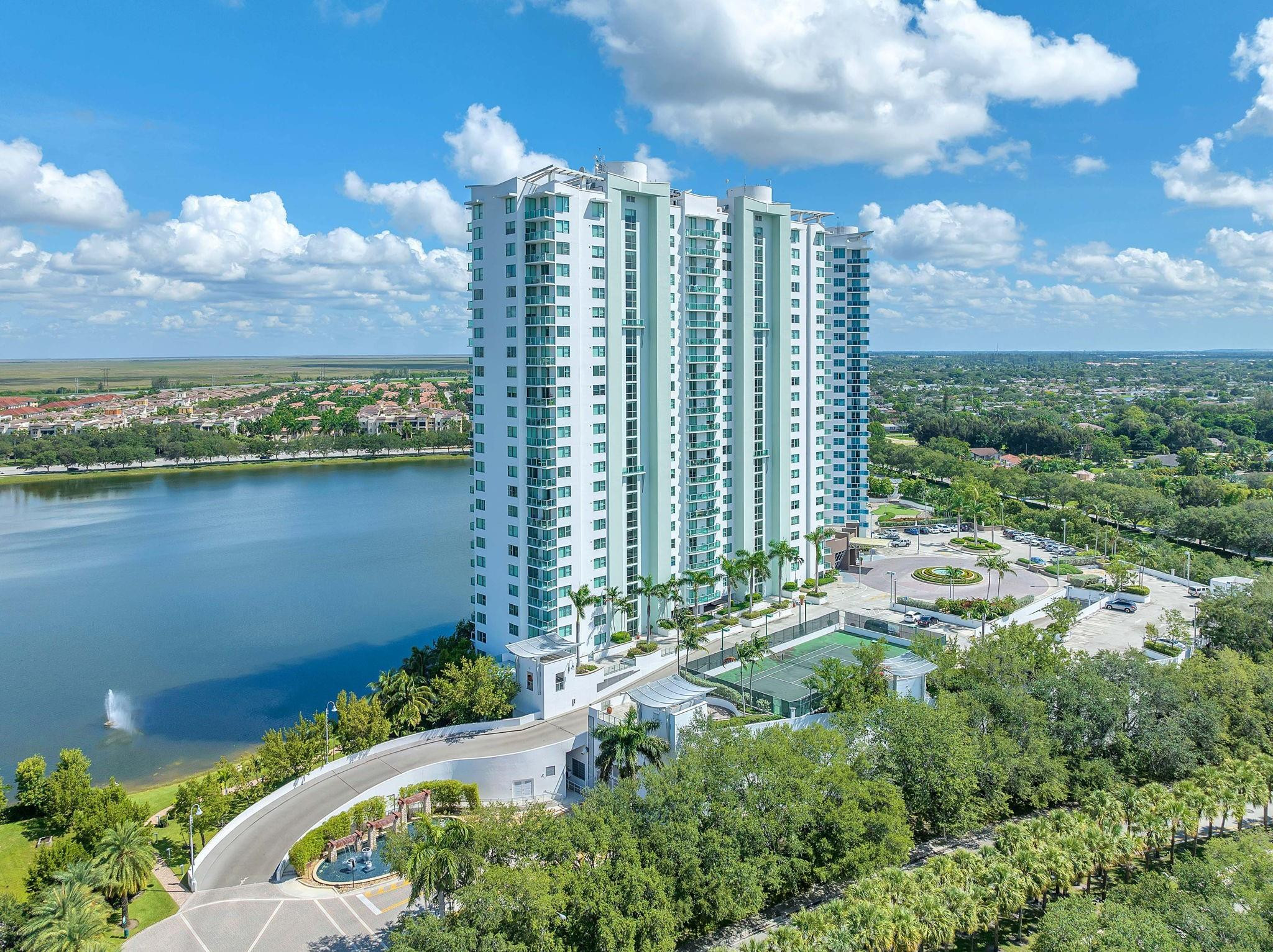 2641 N Flamingo Rd 1902