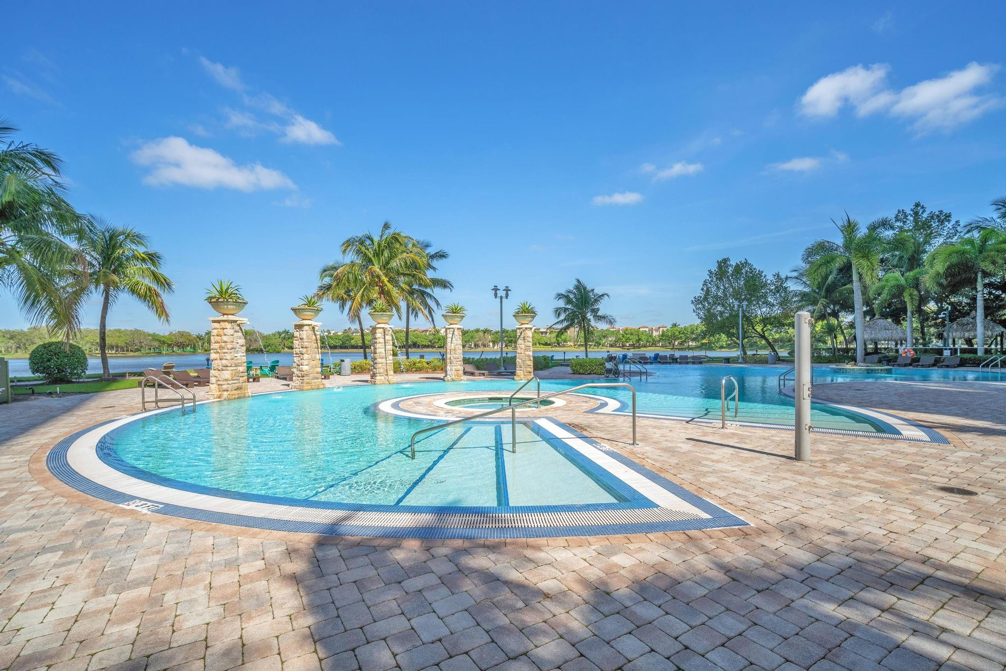 2641 N Flamingo Rd 1902