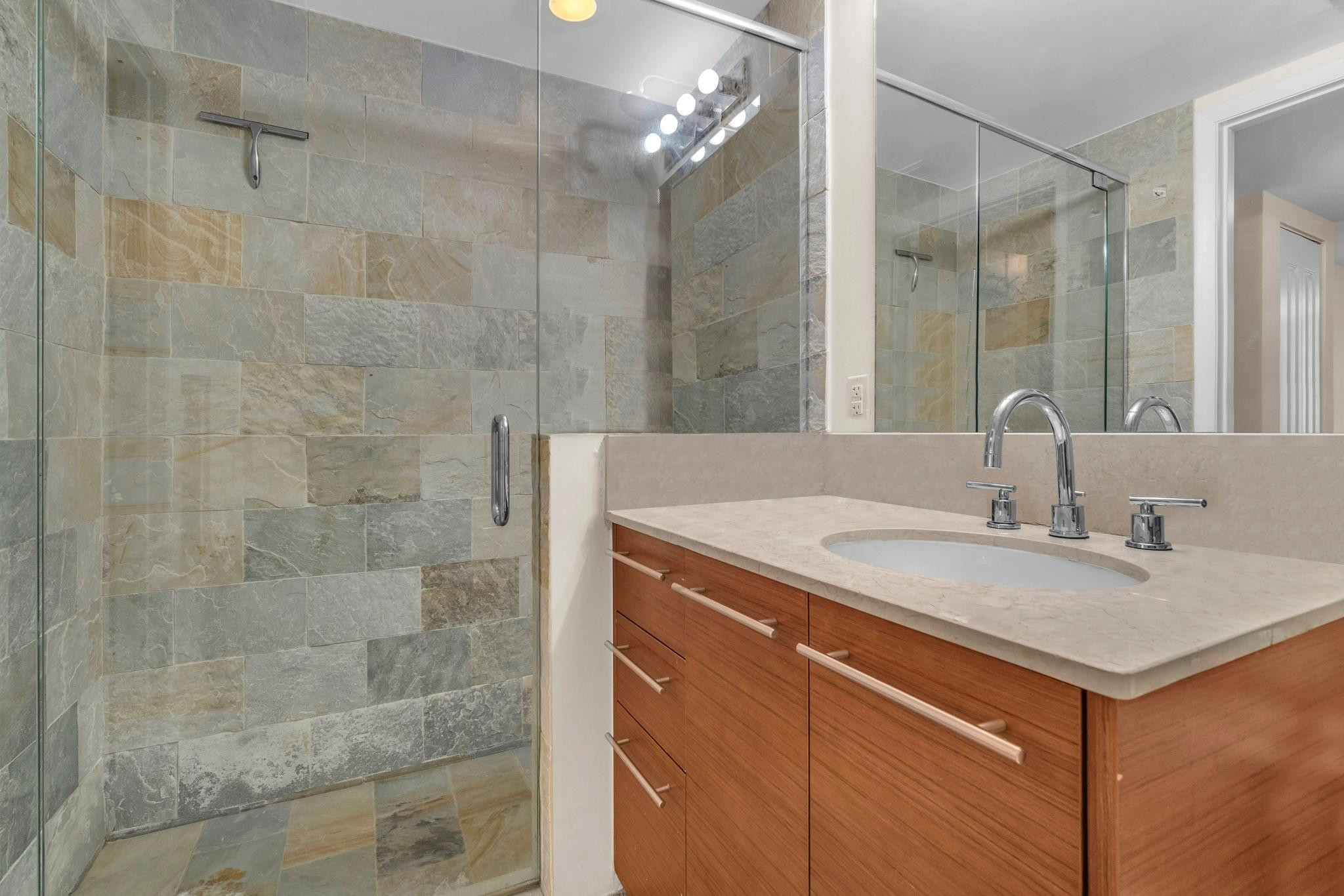 2641 N Flamingo Rd 1902