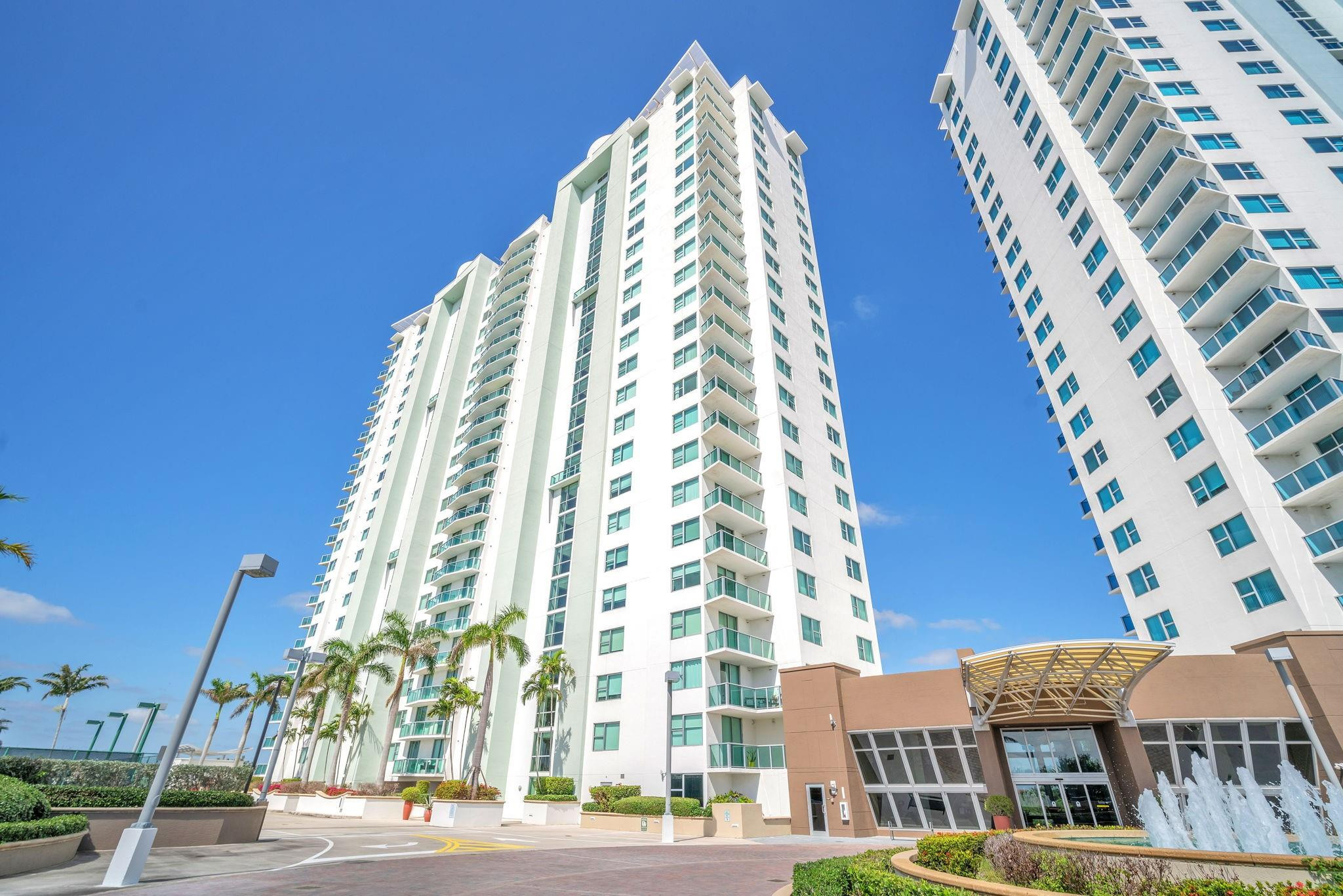 2641 N Flamingo Rd 1902