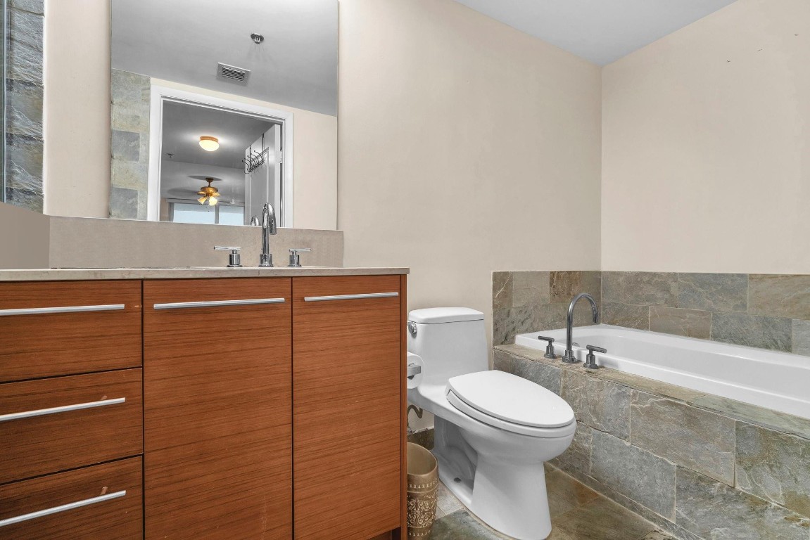 2641 N Flamingo Rd 1902