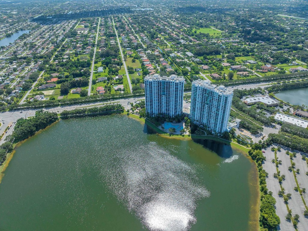 2641 N Flamingo Rd 1902