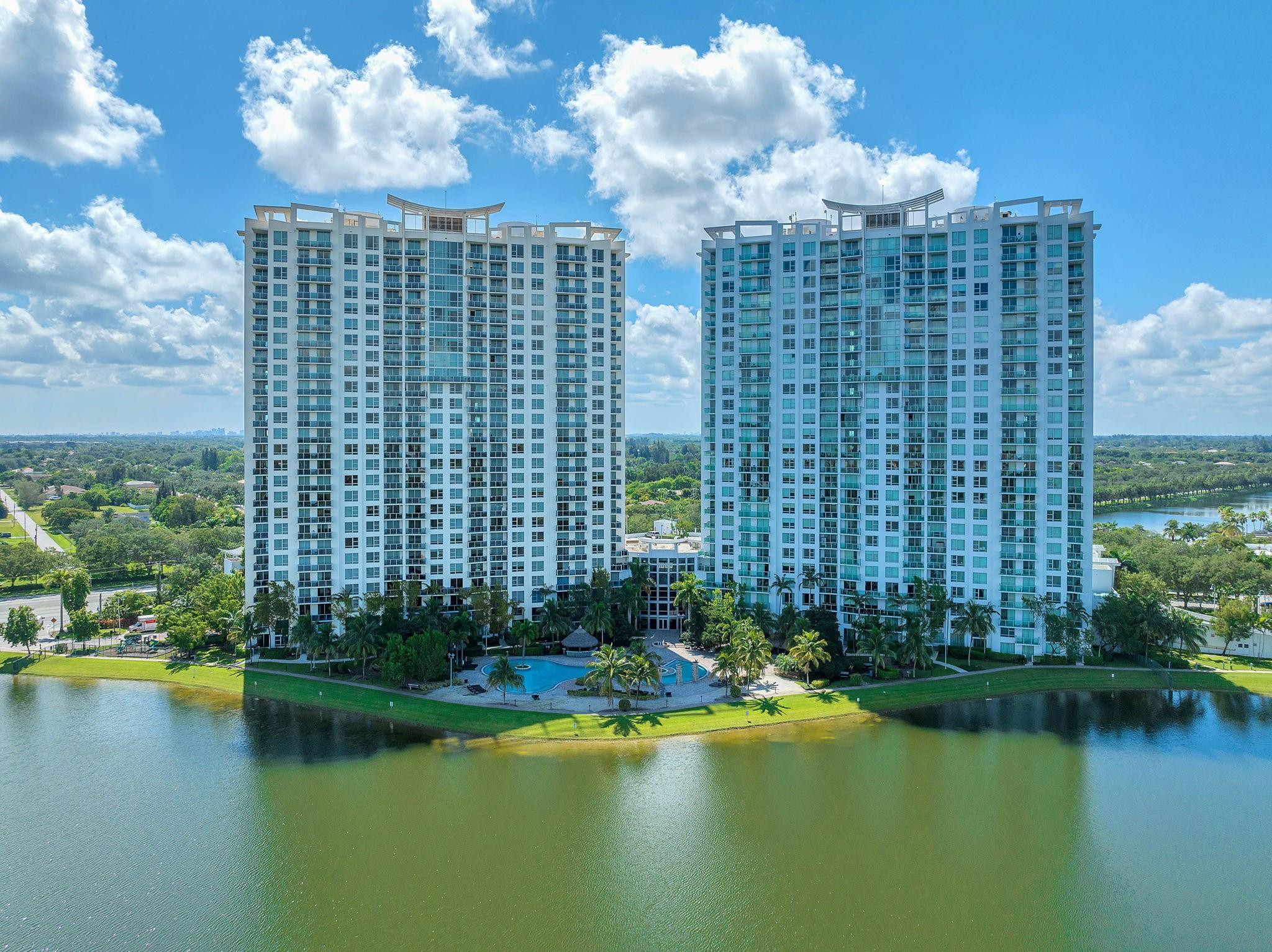 2641 N Flamingo Rd 1902