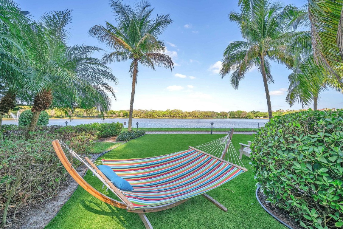 2641 N Flamingo Rd 1902