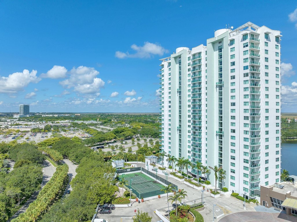 2641 N Flamingo Rd 1902