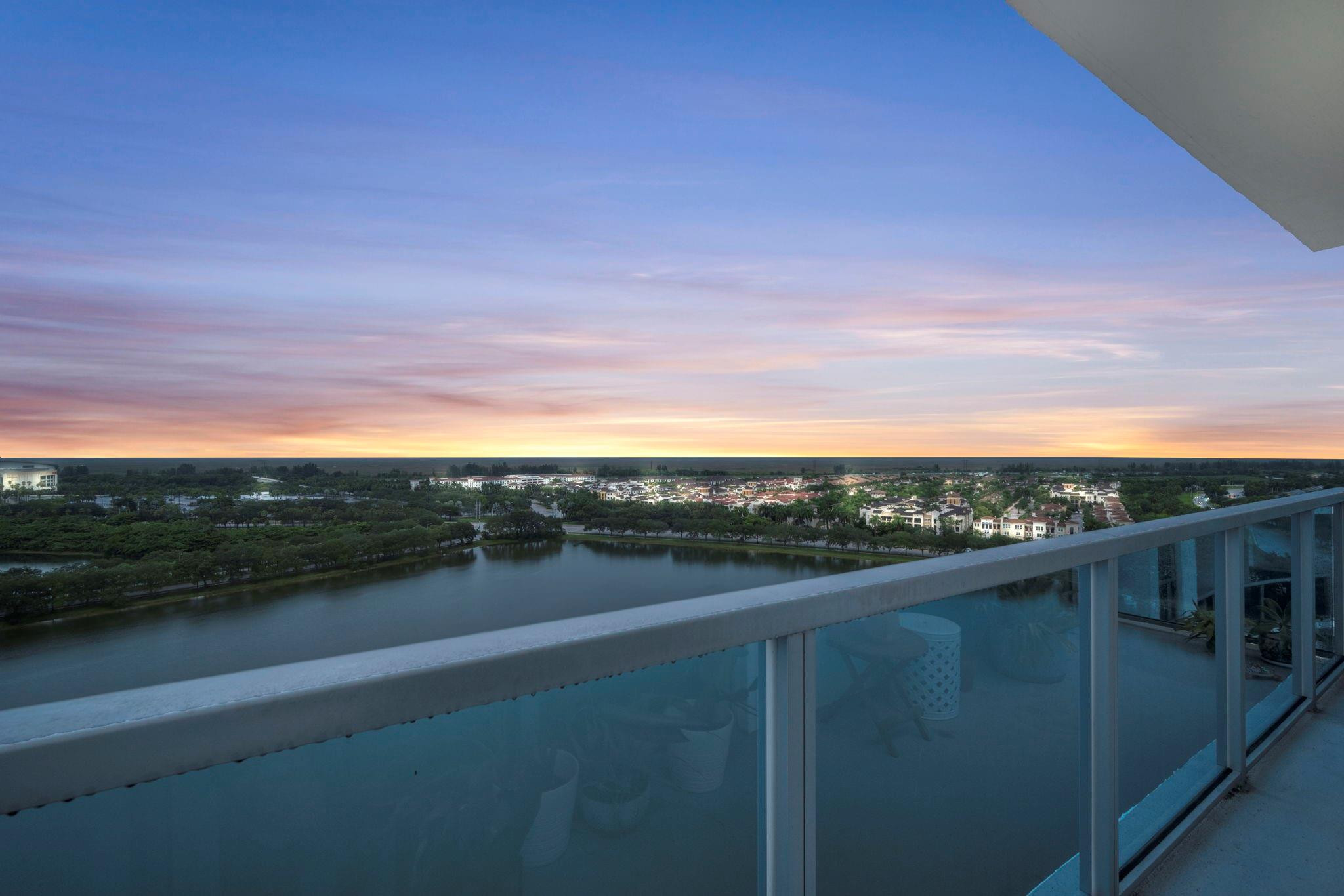 2641 N Flamingo Rd 1902