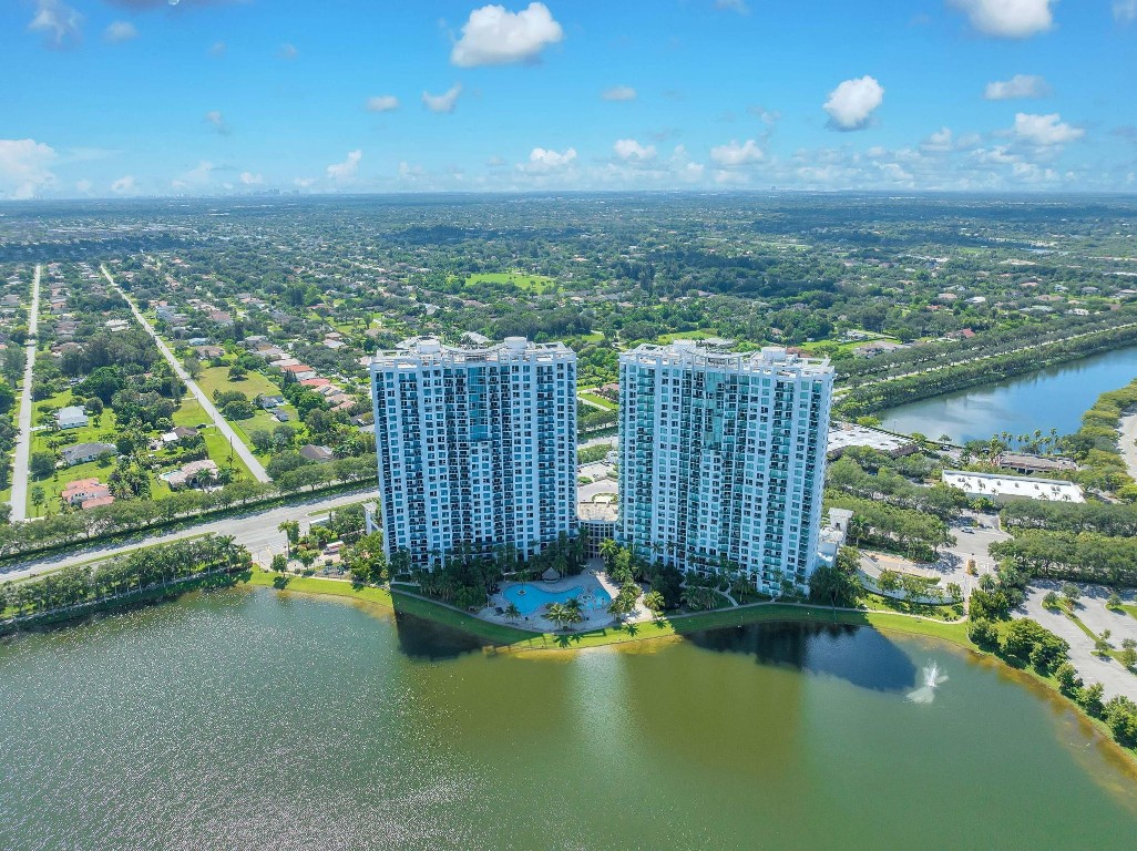 2641 N Flamingo Rd 1902