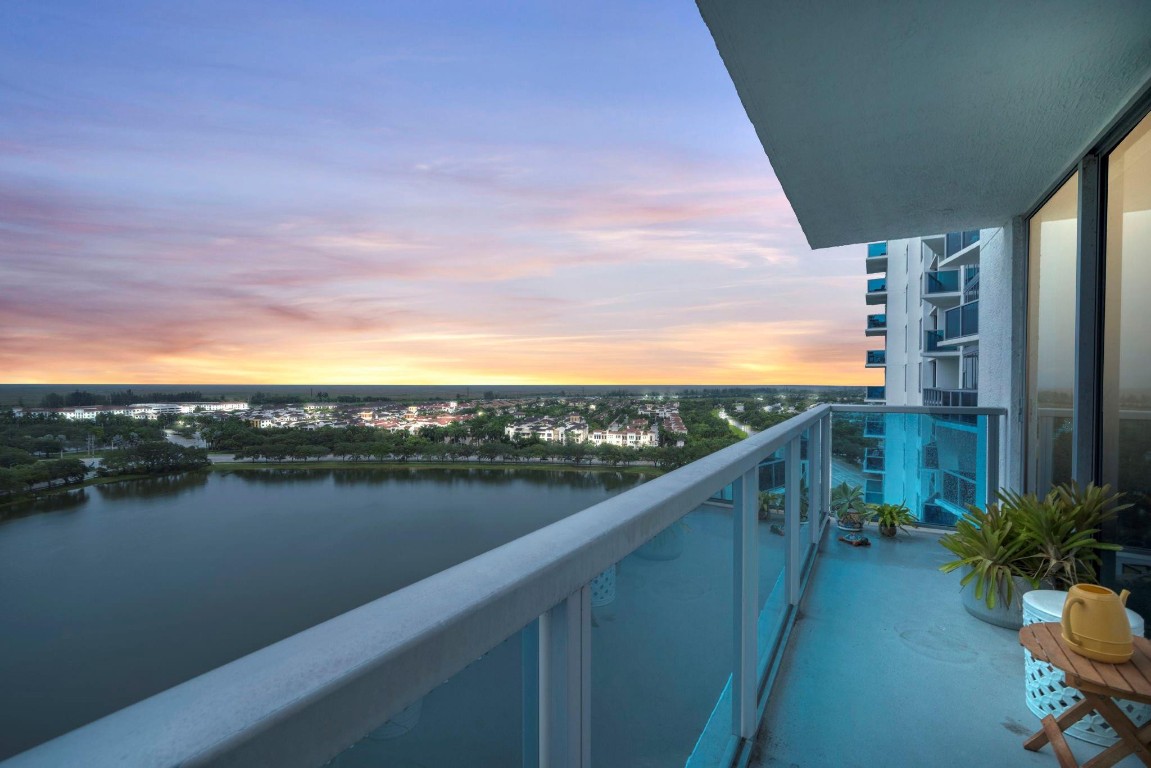 2641 N Flamingo Rd 1902