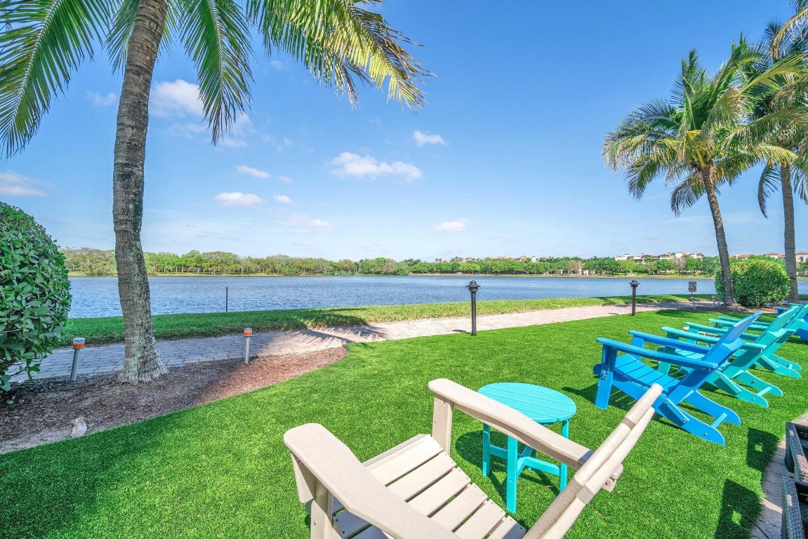 2641 N Flamingo Rd 1902