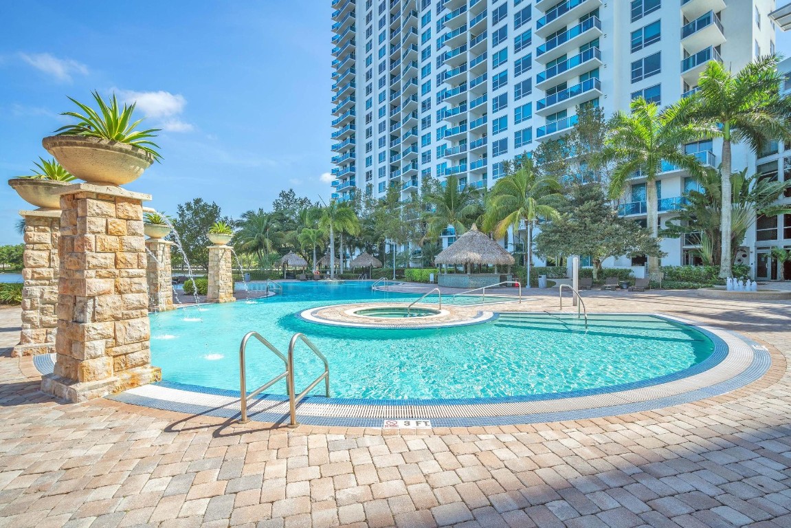 2641 N Flamingo Rd 1902