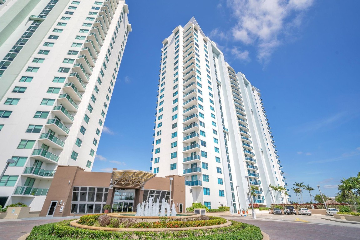 2641 N Flamingo Rd 1902