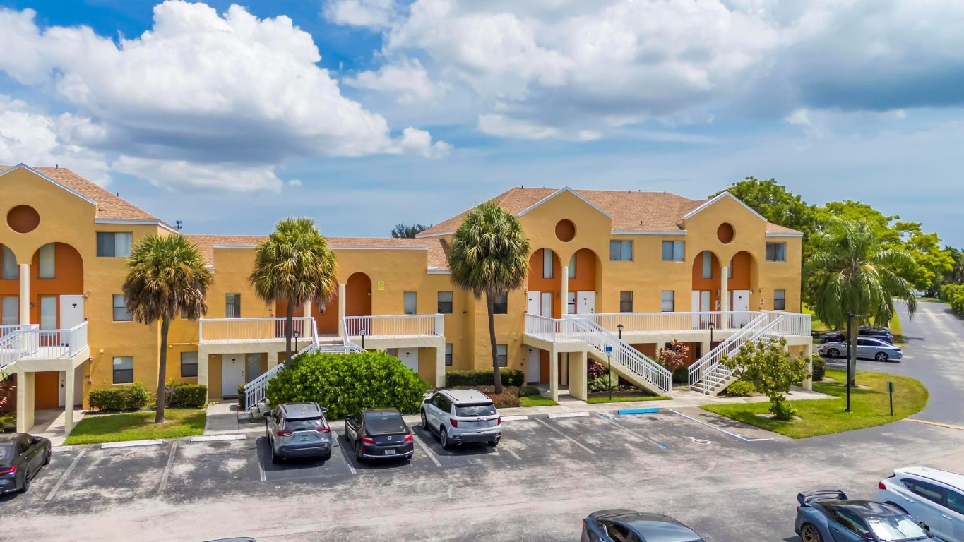 5200 NW 31st Ave 6,121,157,183