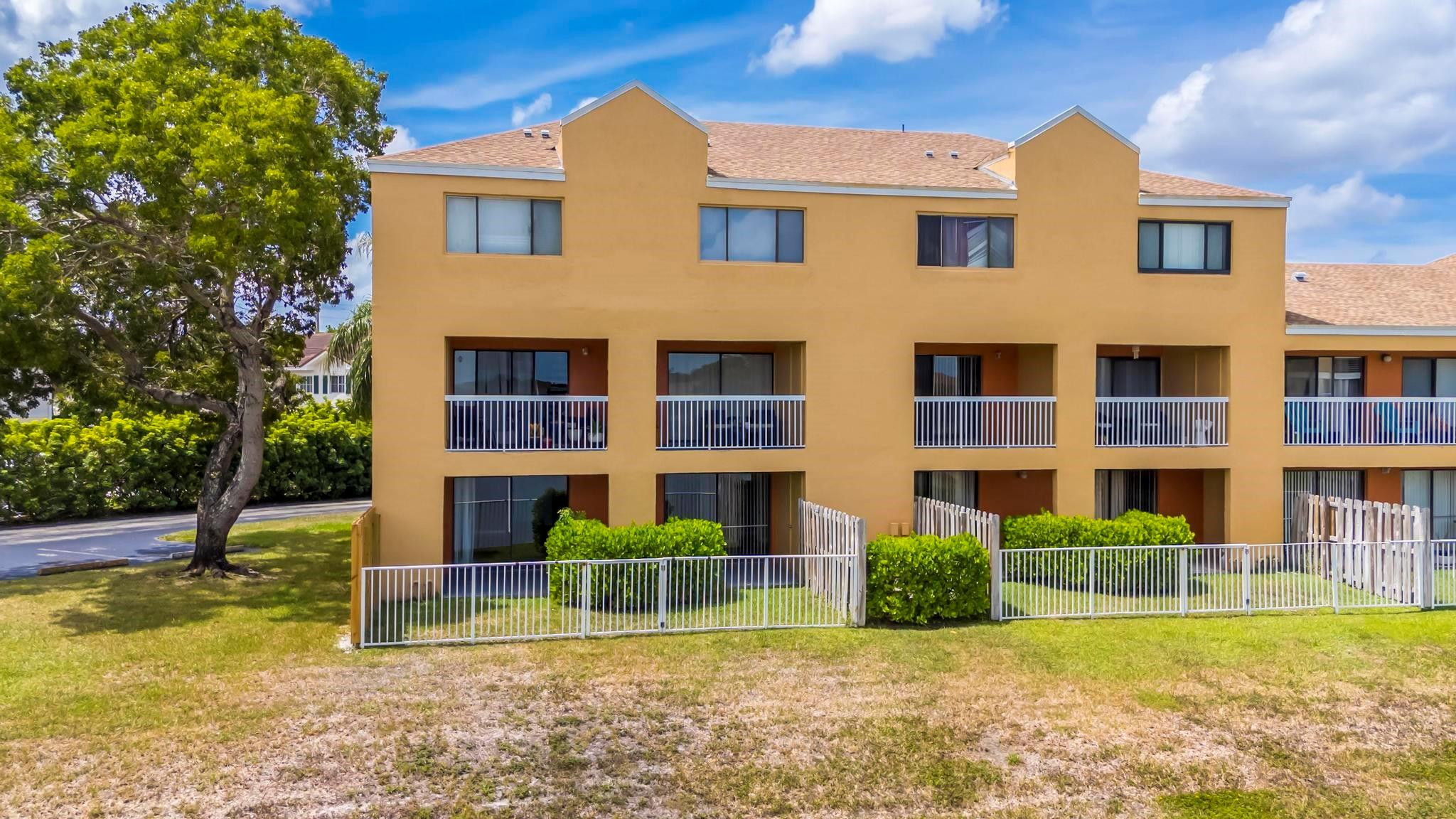 5200 NW 31st Ave 6,121,157,183