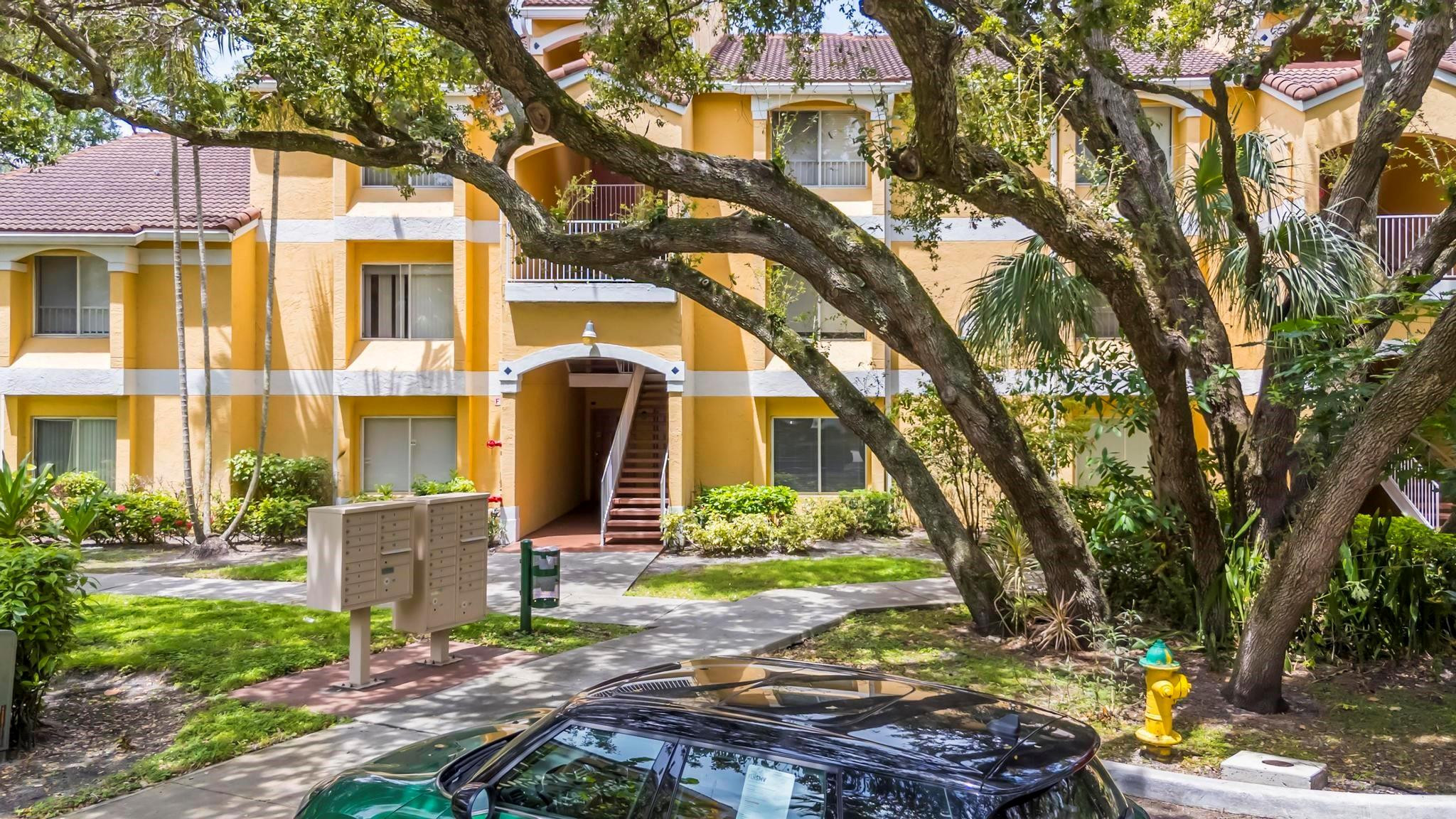2350 NW 33RD ST 803