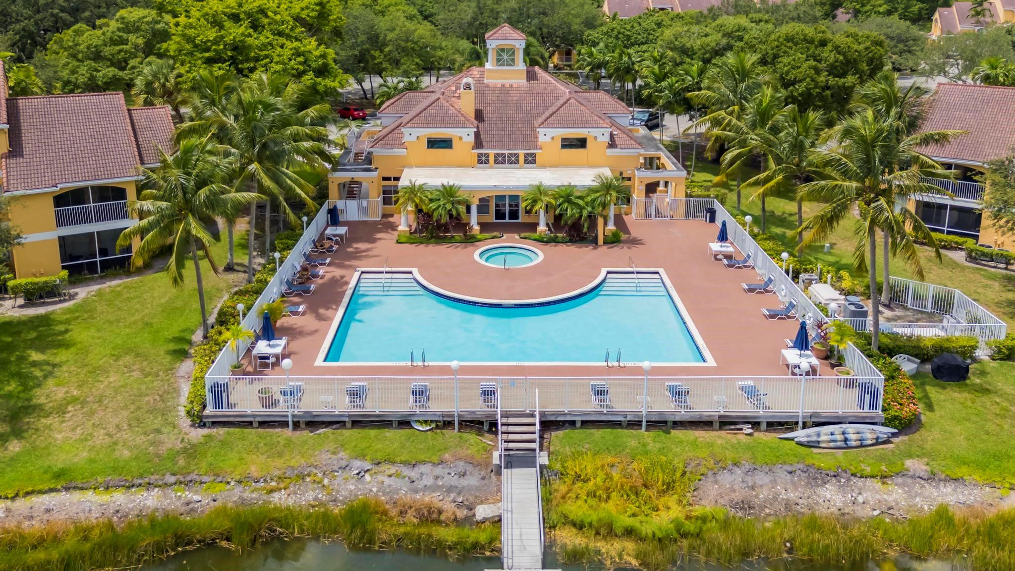 2350 NW 33RD ST 803