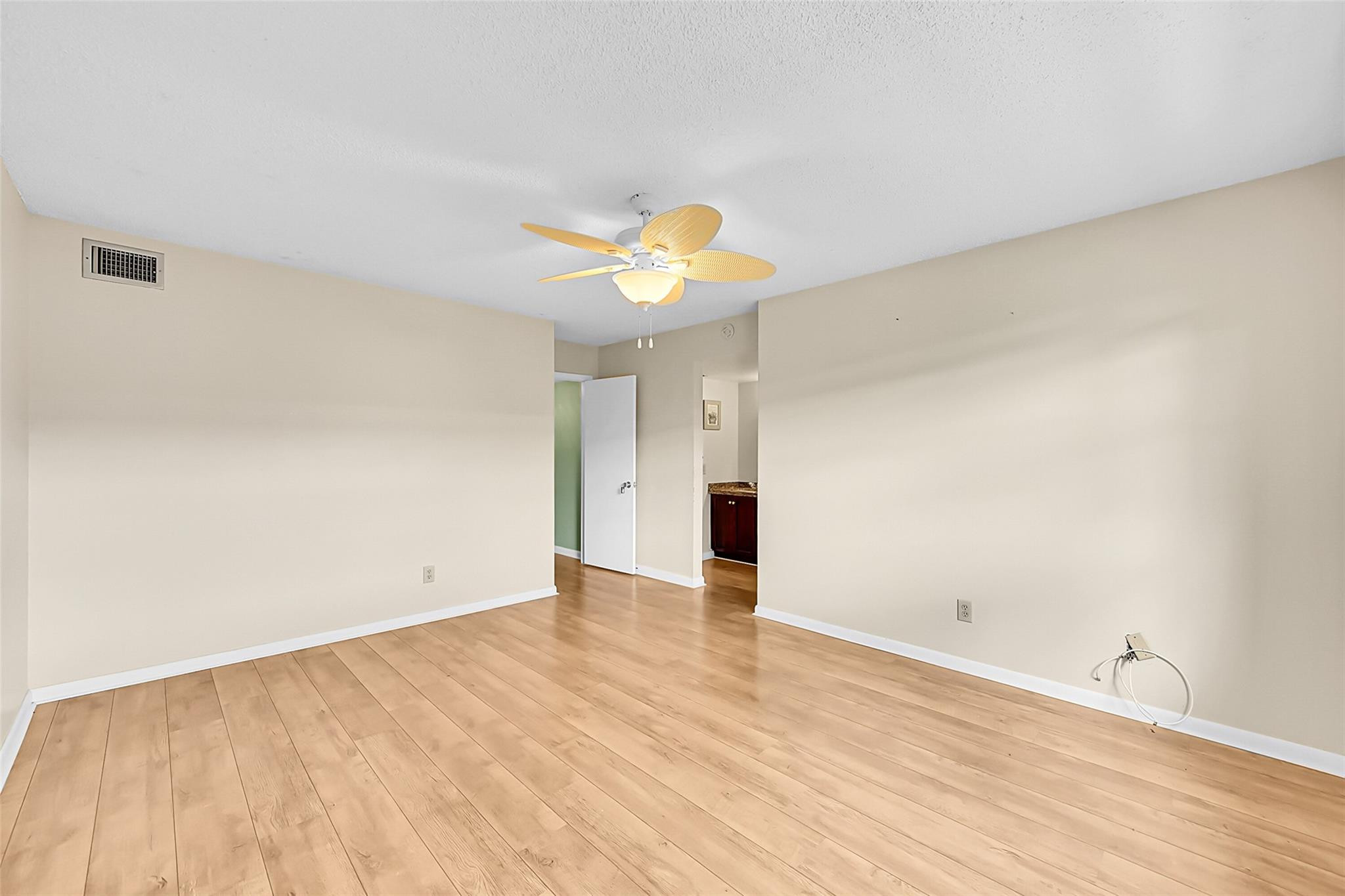 4940 E SABAL PALM 202