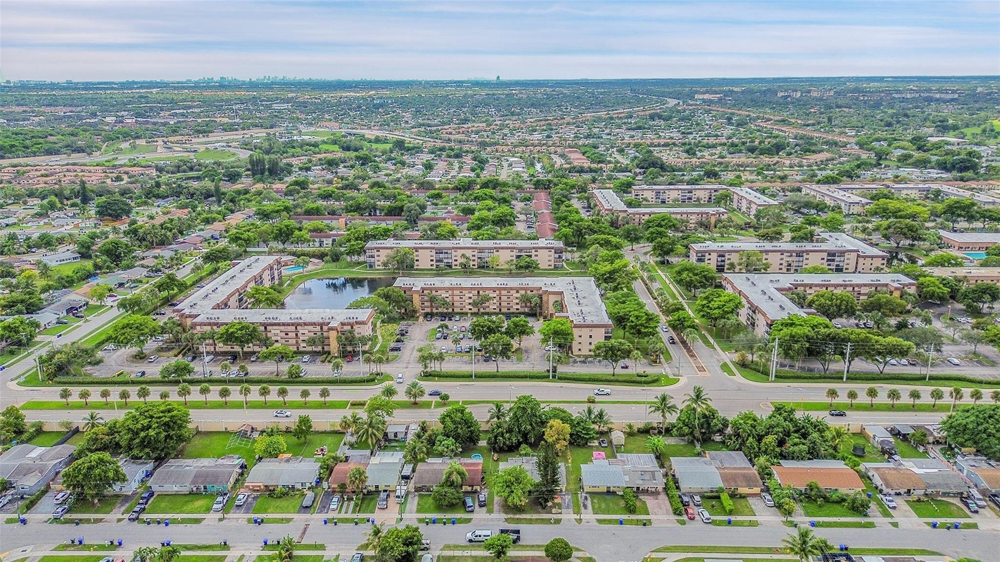 4940 E SABAL PALM 202