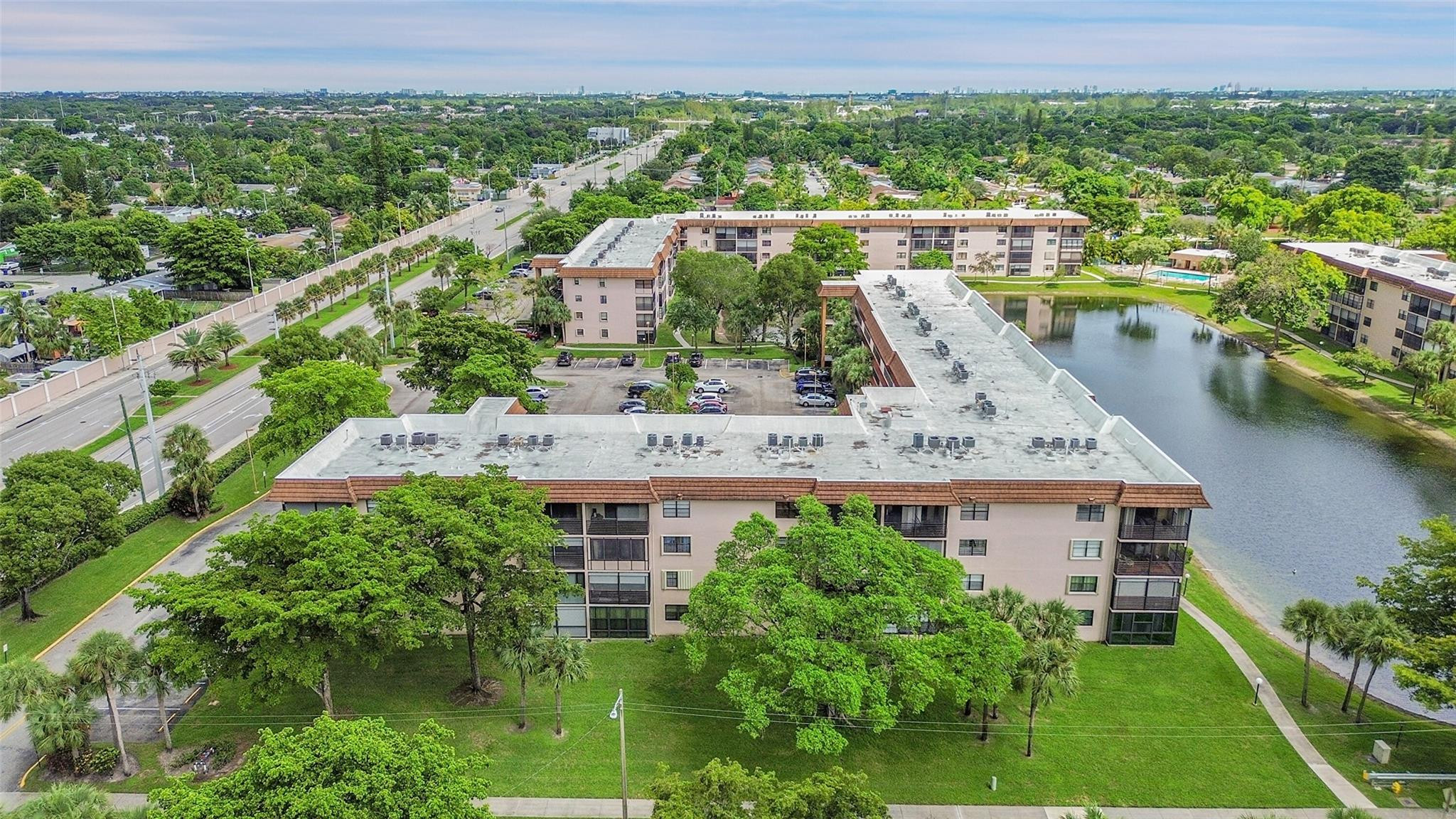 4940 E SABAL PALM 202