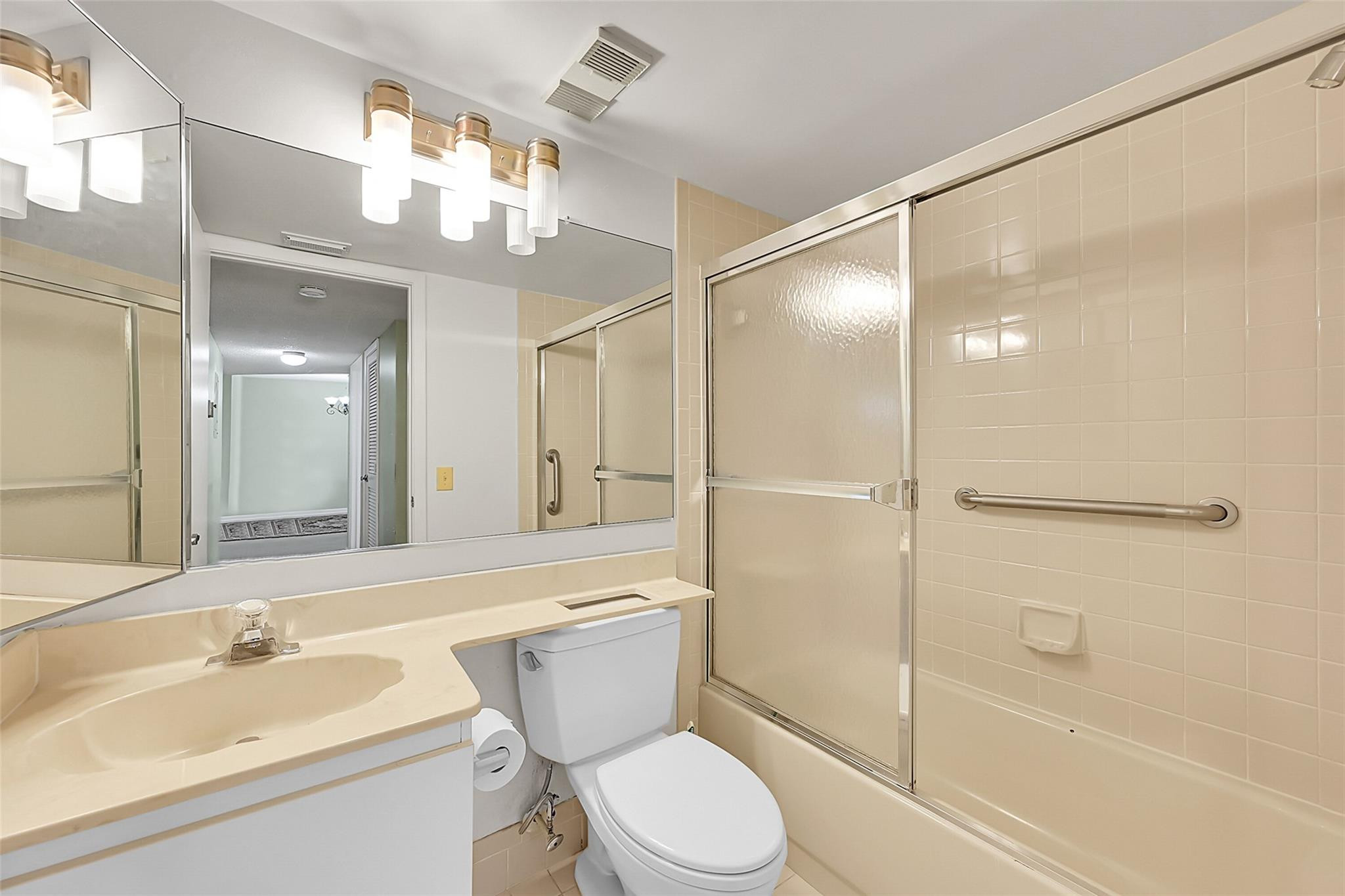 4940 E SABAL PALM 202