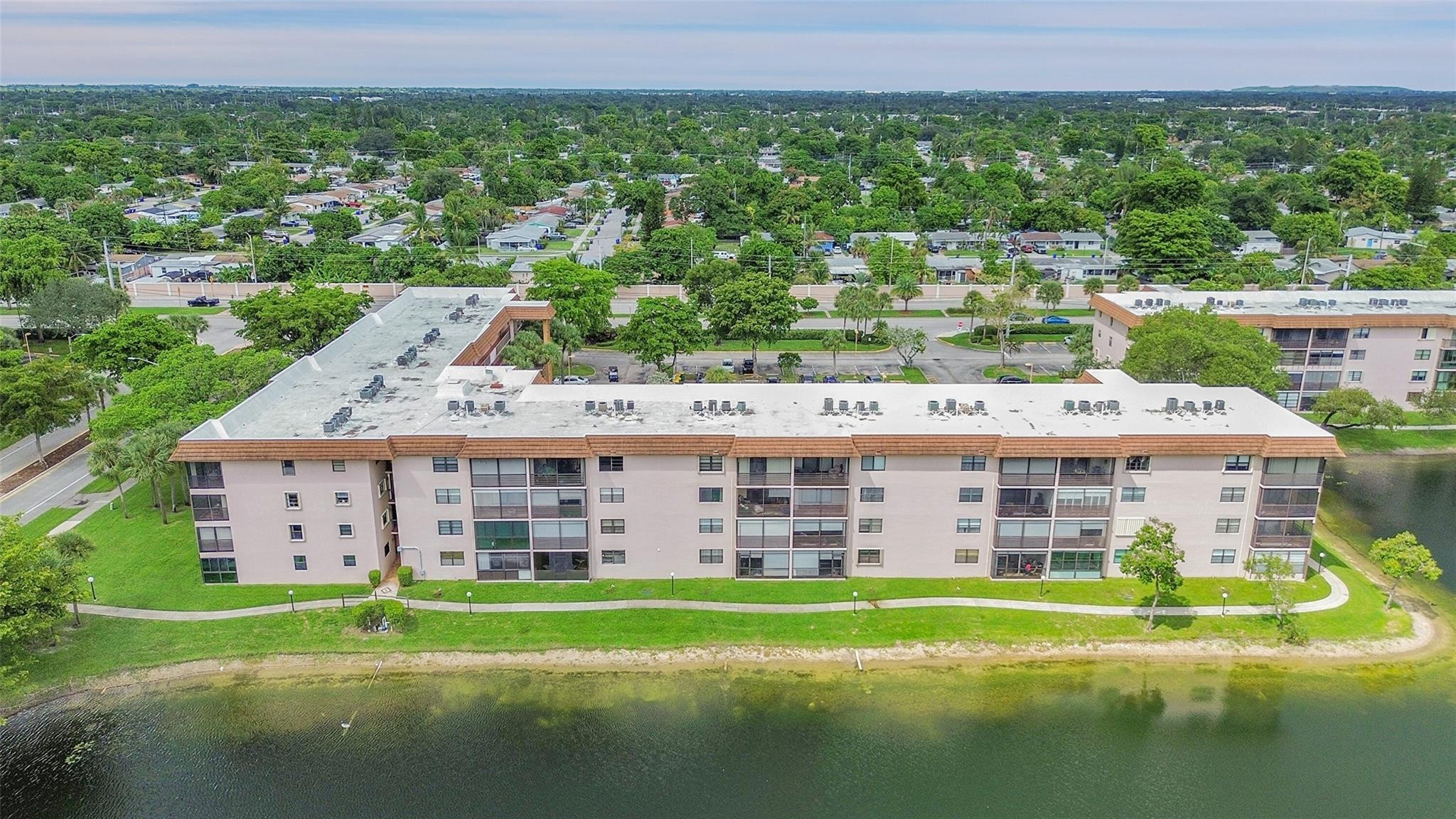 4940 E SABAL PALM 202