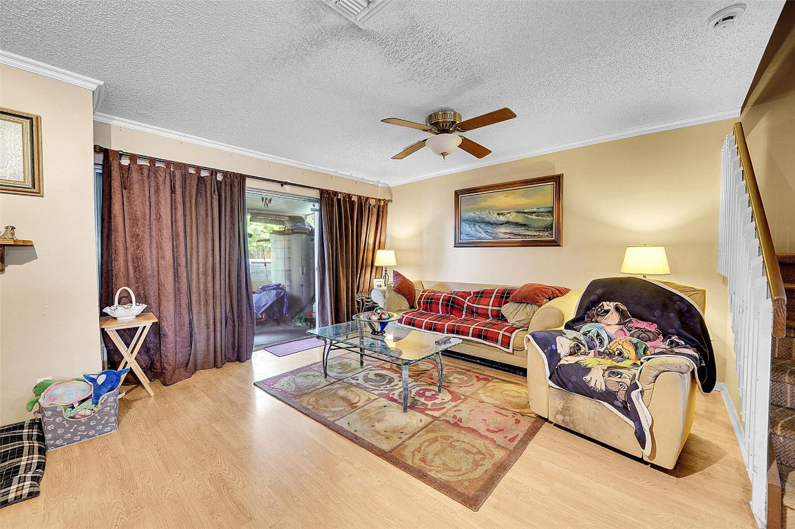 809 Crystal Lake Dr 809