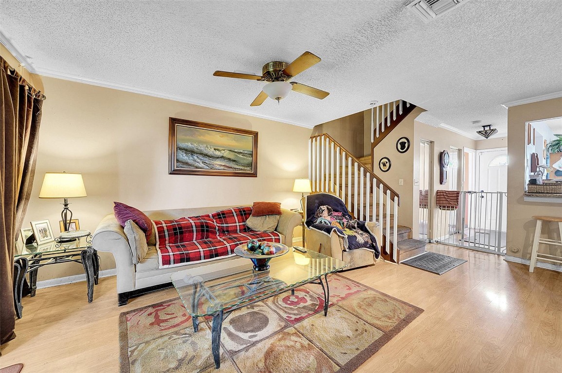 809 Crystal Lake Dr 809