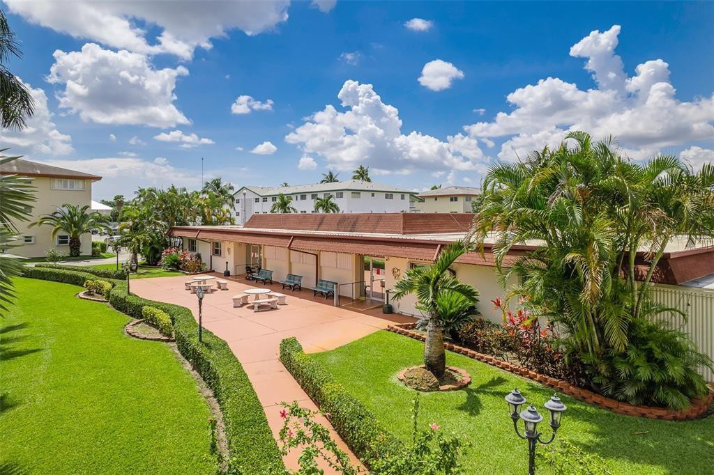 5300 Washington St D308