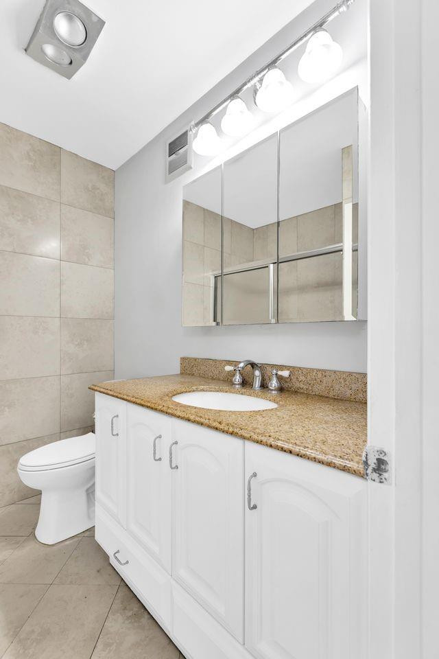 5300 Washington St D308