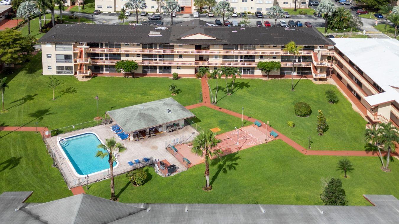 5300 Washington St D308