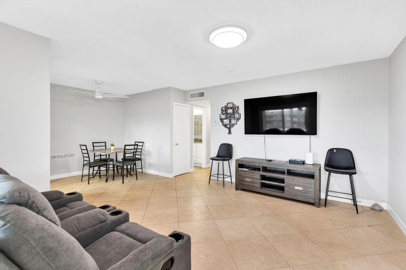 5300 Washington St D308