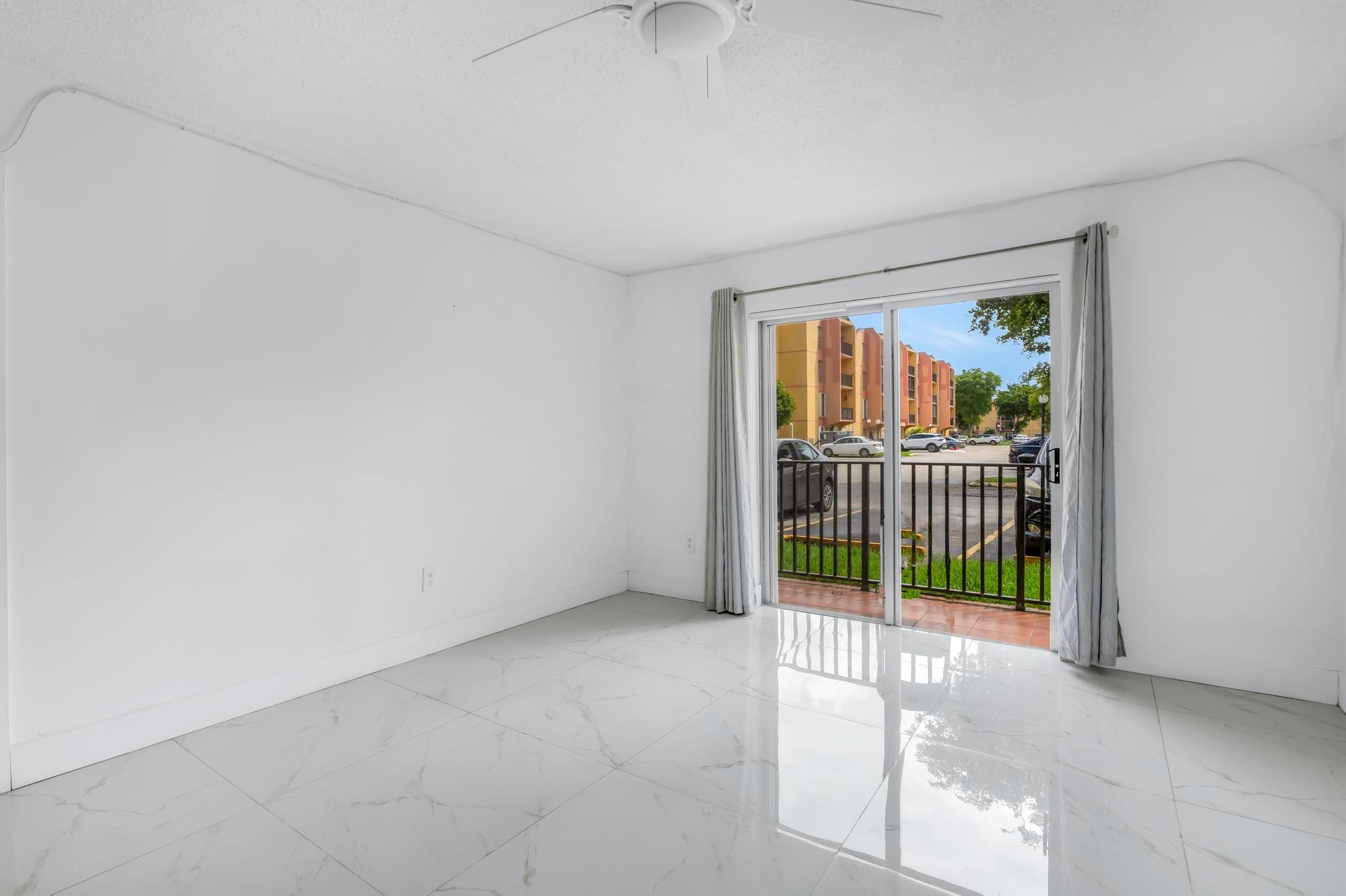 4805 NW 7th St 105-15