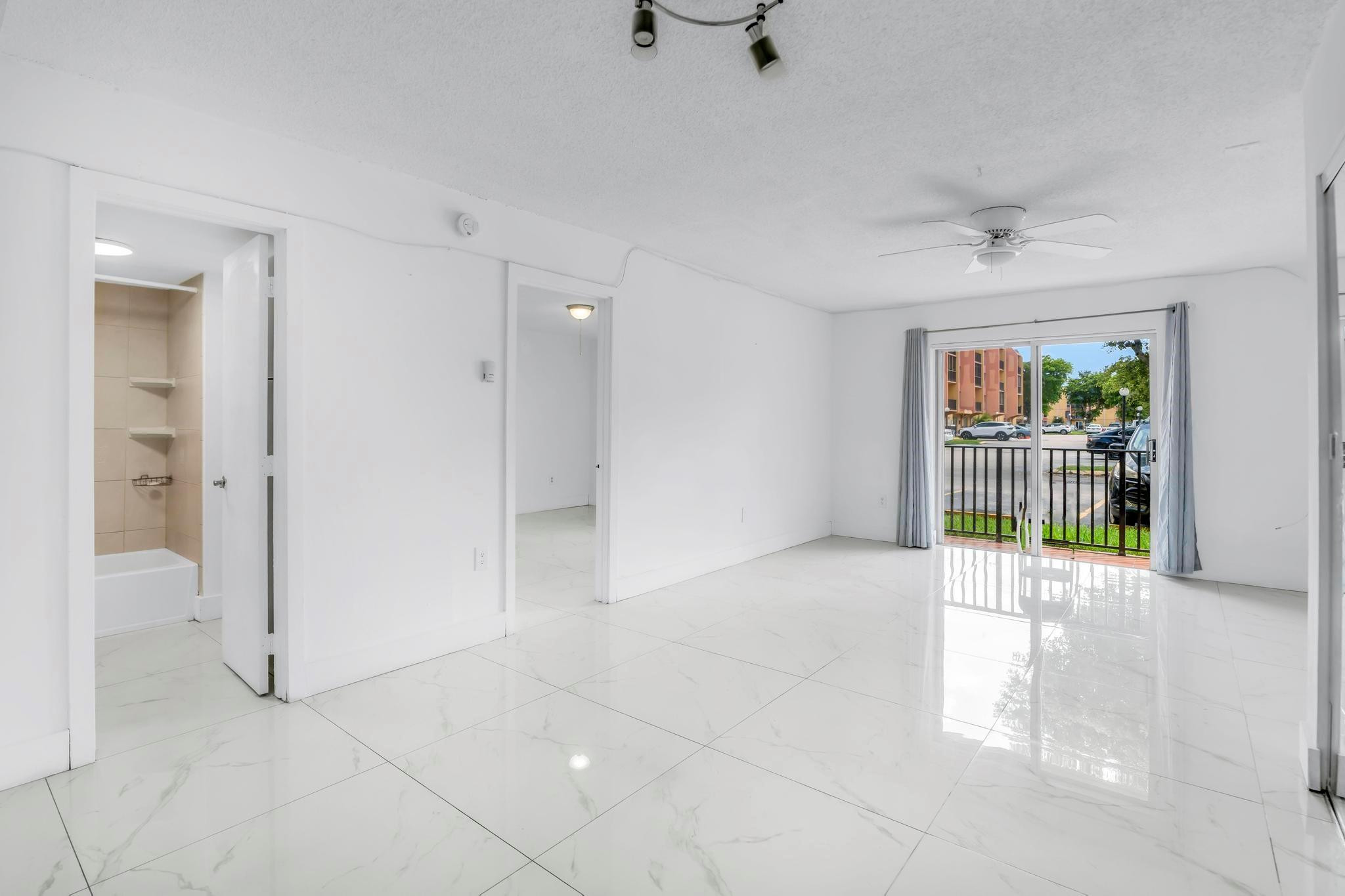 4805 NW 7th St 105-15