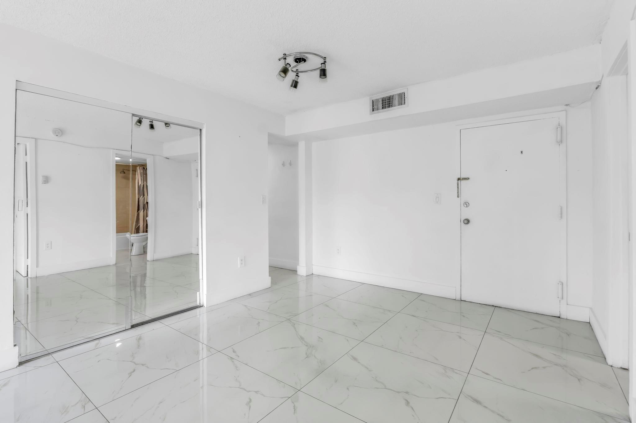 4805 NW 7th St 105-15