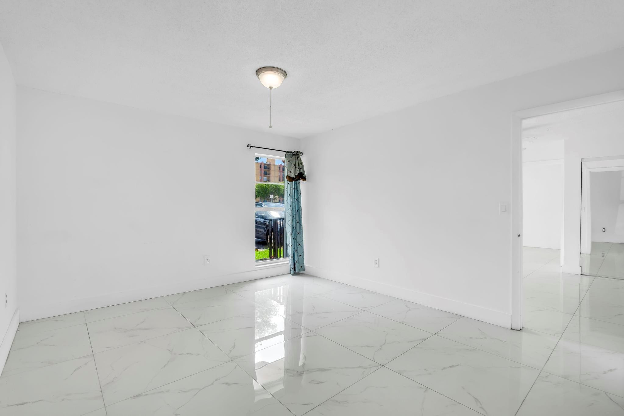 4805 NW 7th St 105-15