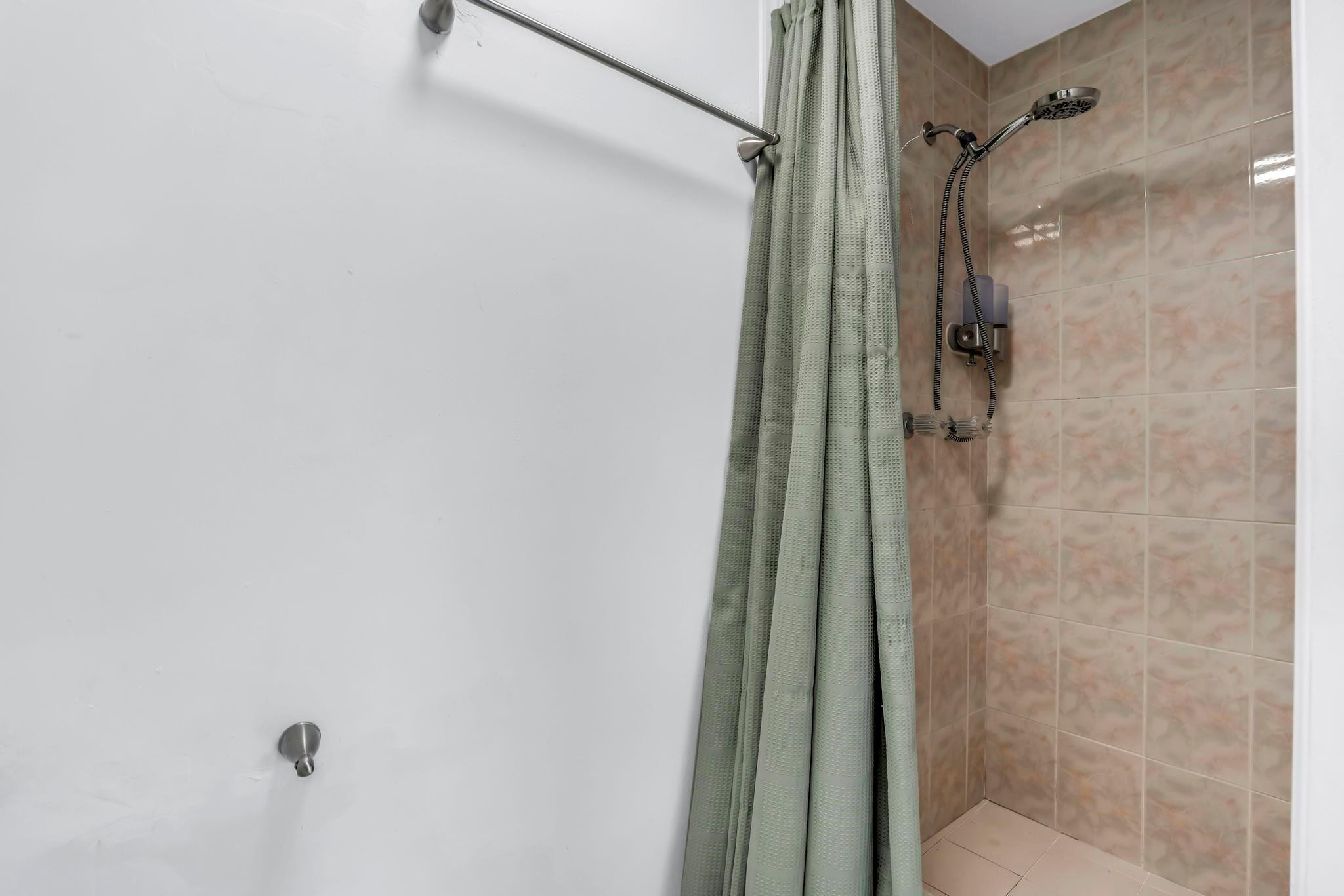 4805 NW 7th St 105-15